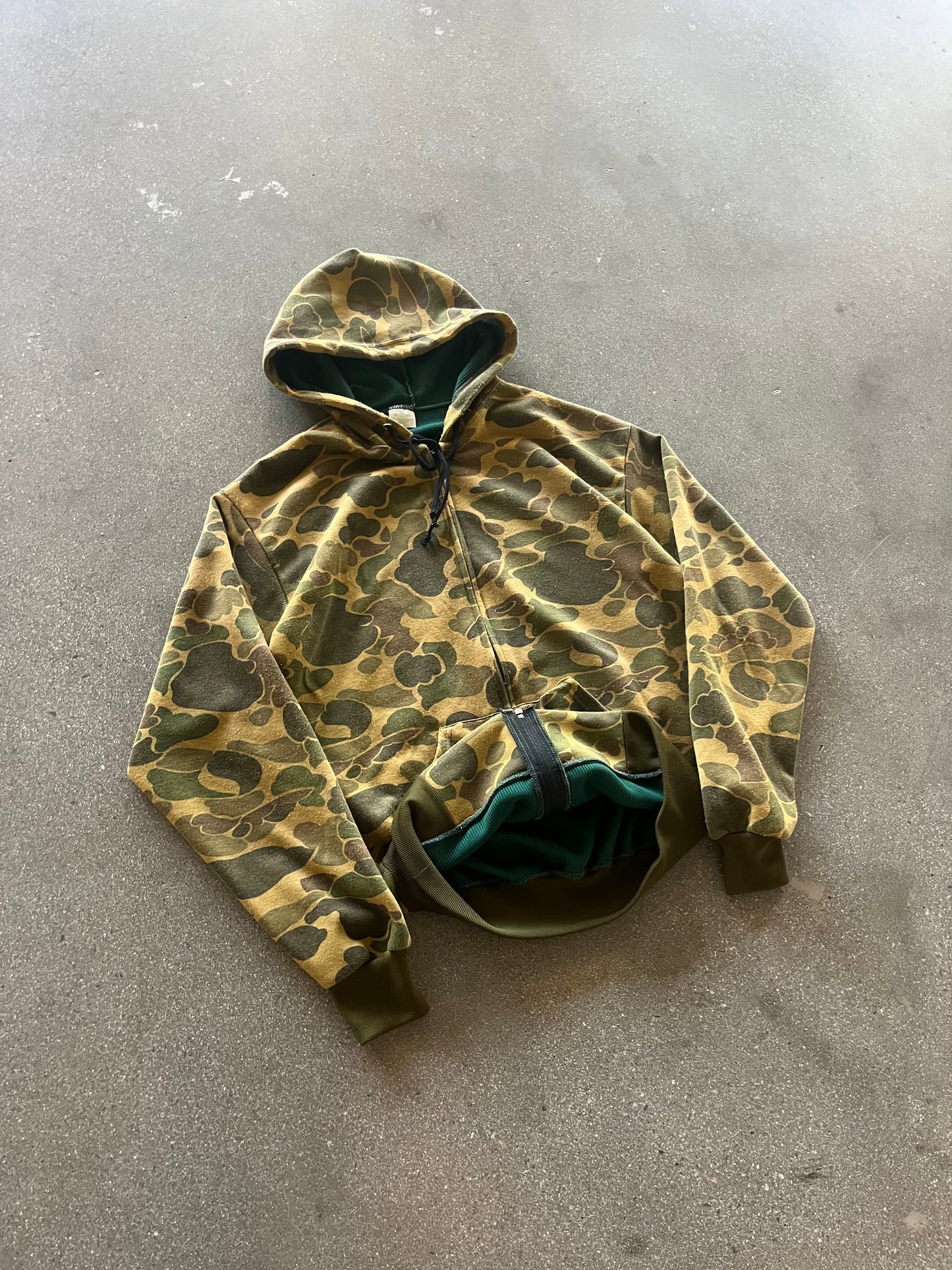 80’S THERMAL LINED CAMO ZIP UP HOODIE - M