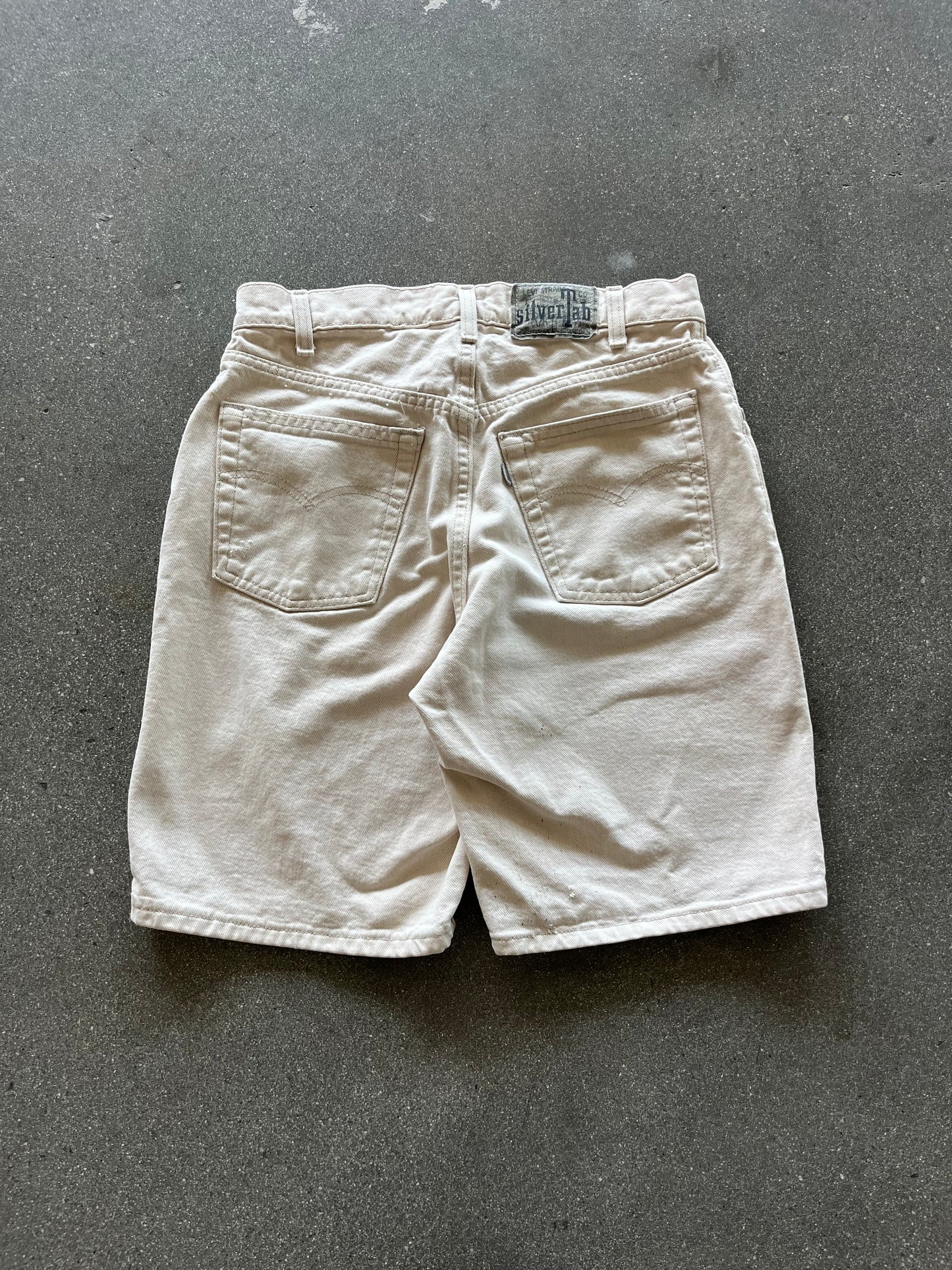 90’S IVORY LEVI’S SILVERTAB BAGGY JORTS - 31