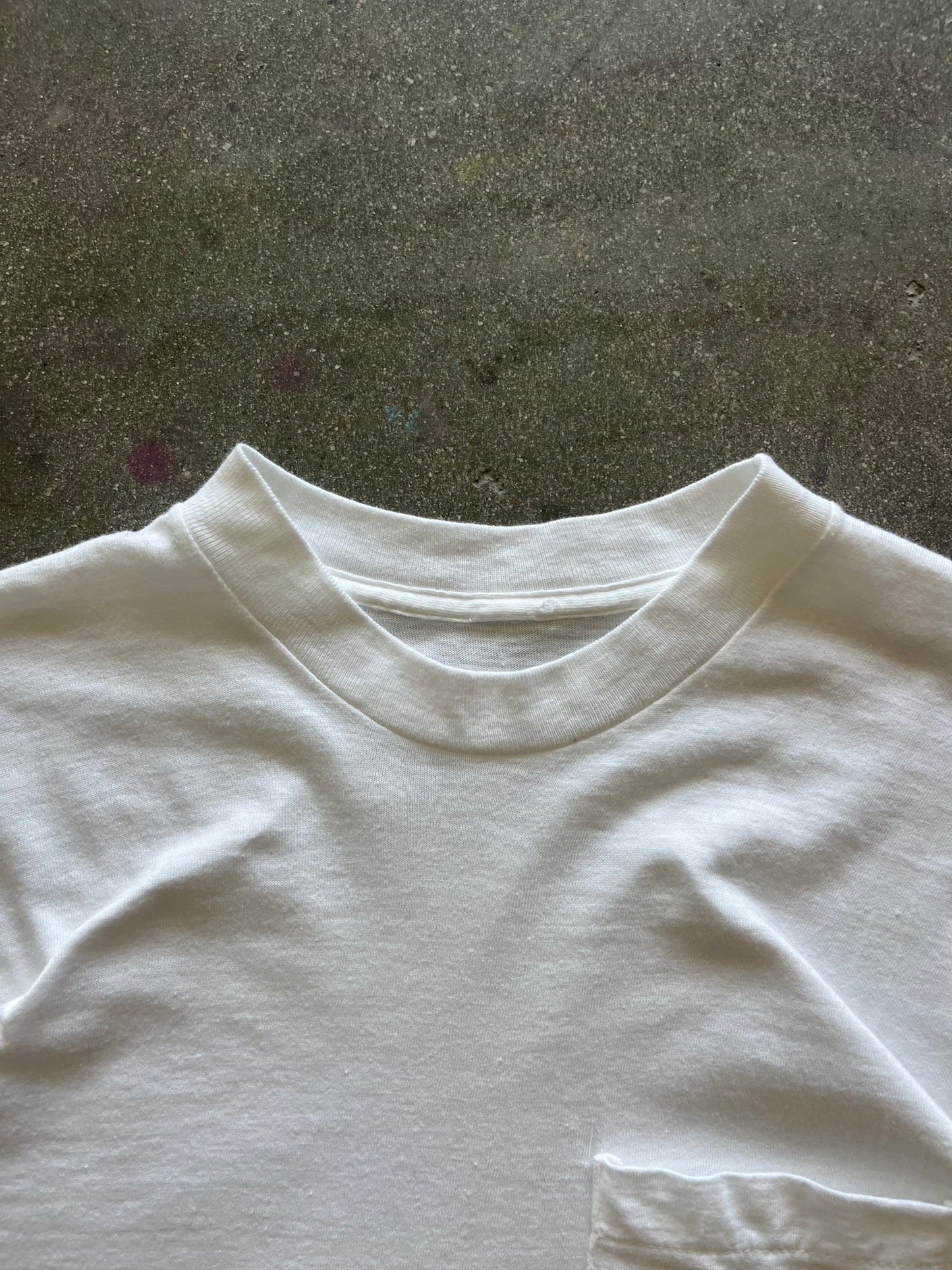 90’S WHITE BLANK POCKET TEE - M/L