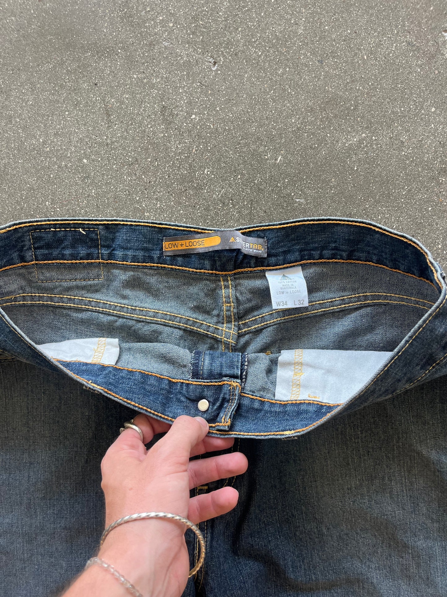 2000’S BAGGY DARK WASH LEVI’S SILVERTABS - 34