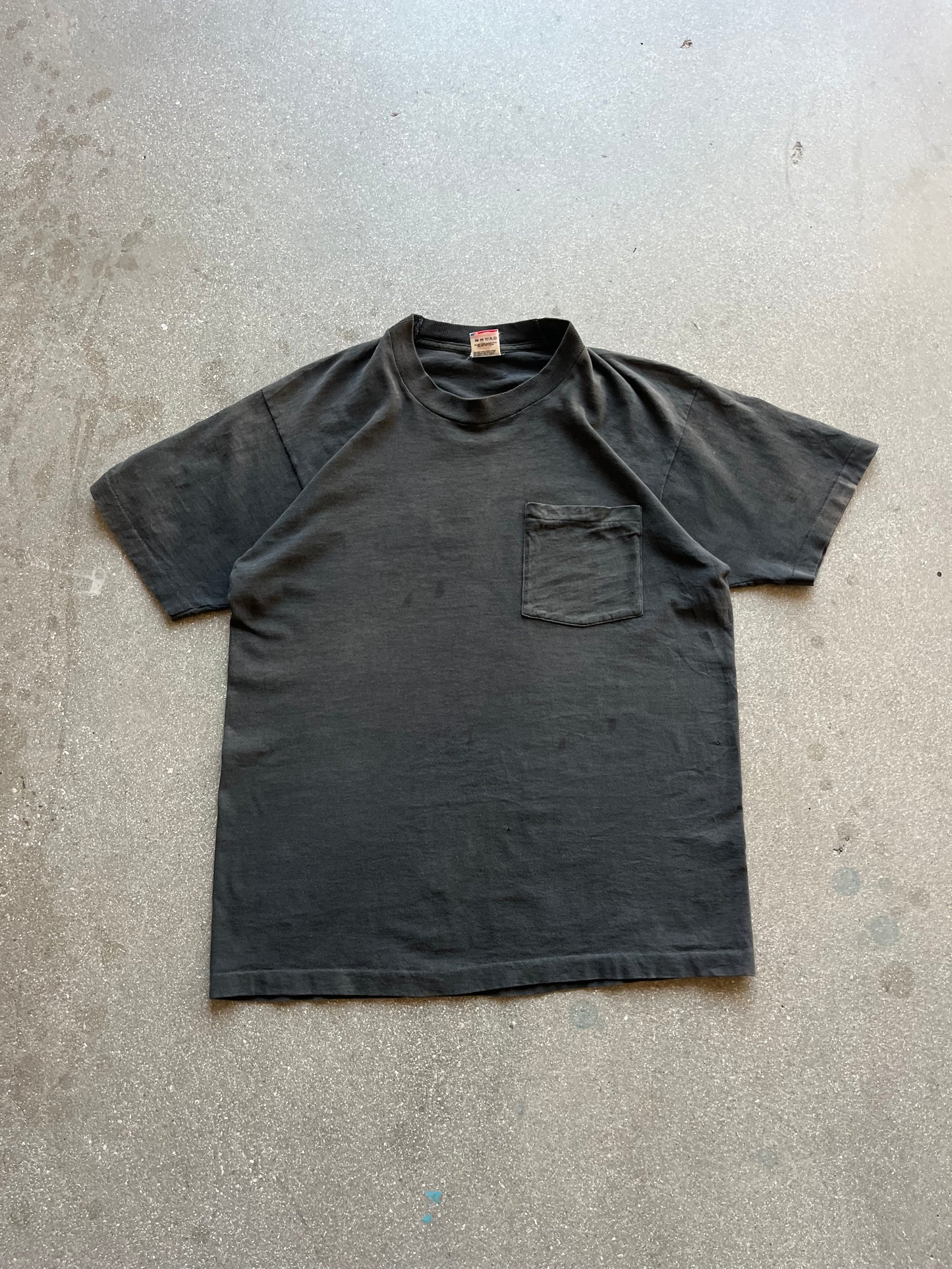 90’S SUNFADED BLACK SELVEDGE POCKET TEE - M/L
