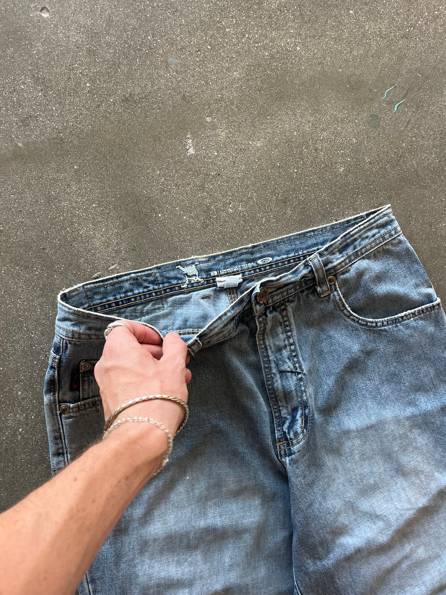 2000’S OAKLEY INDUSTRIAL LIGHT WASH DENIM - 33