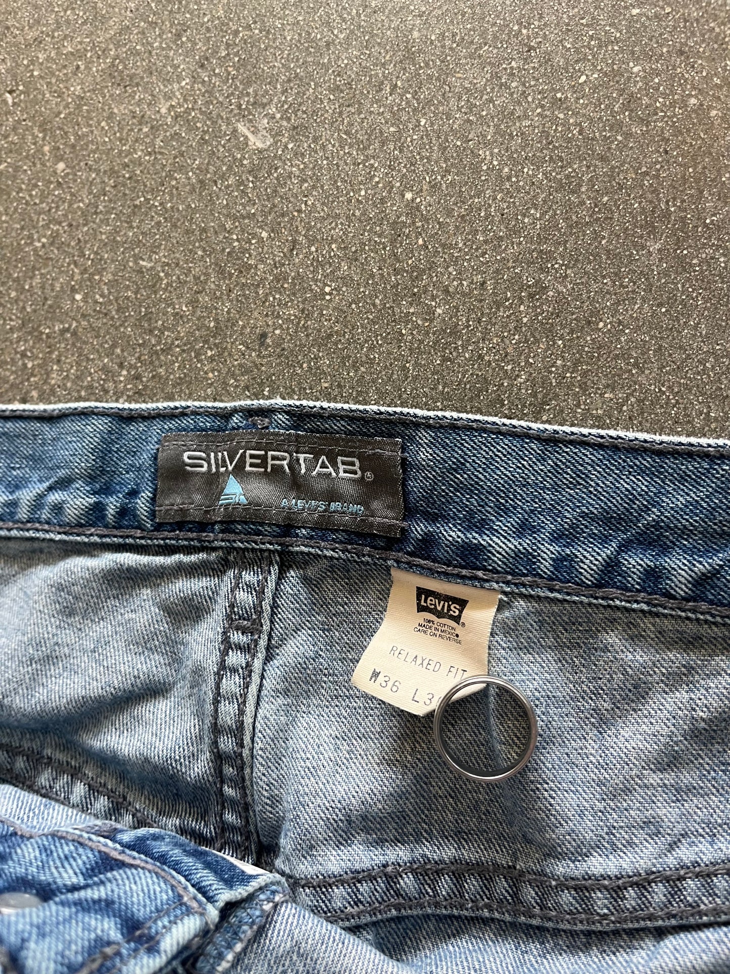 90’S LIGHT WASHED BAGGY SILVERTABS - 36