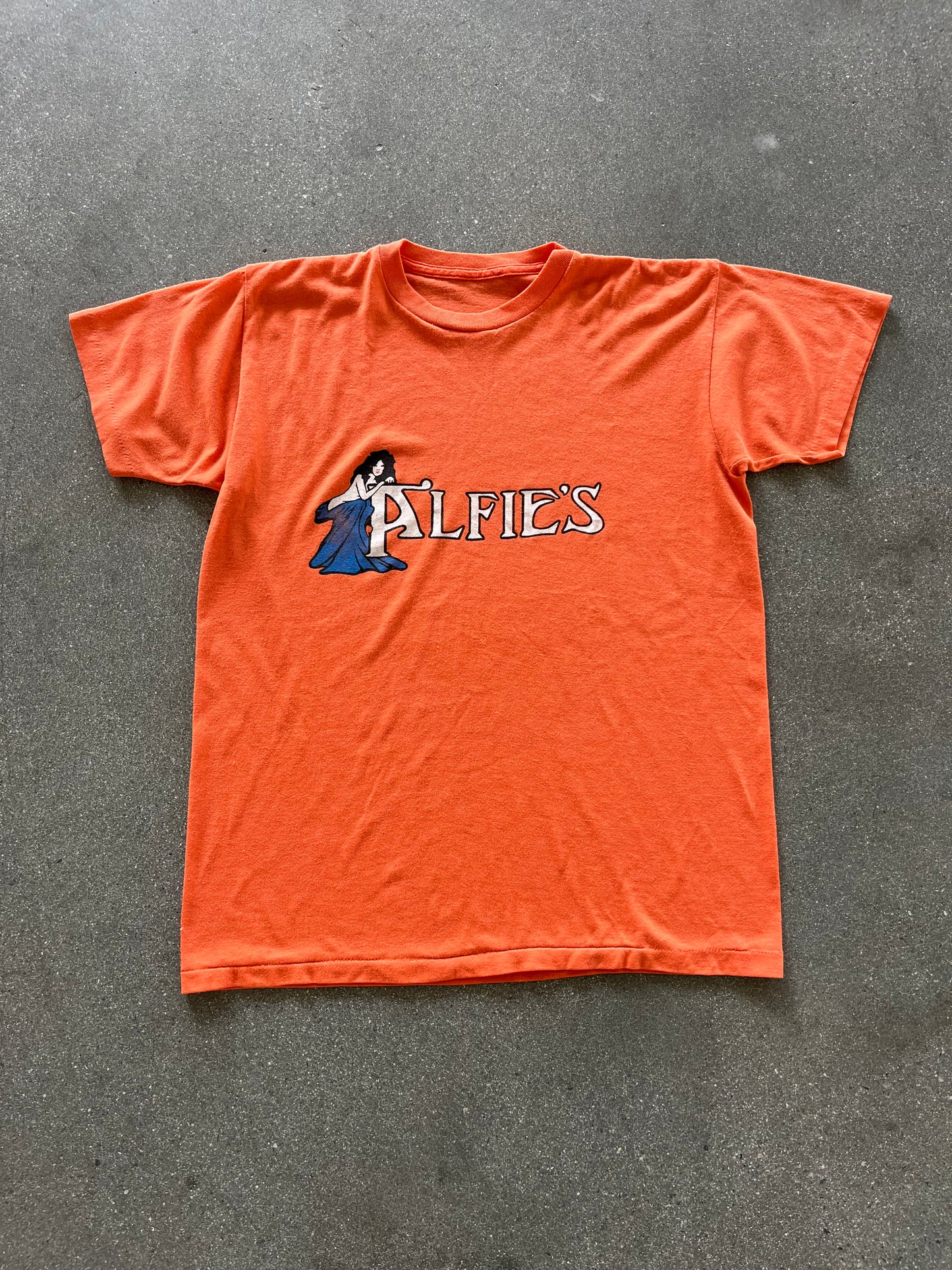 90’S TANGERINE “ALFIES” RESTAURANT TEE - M/L