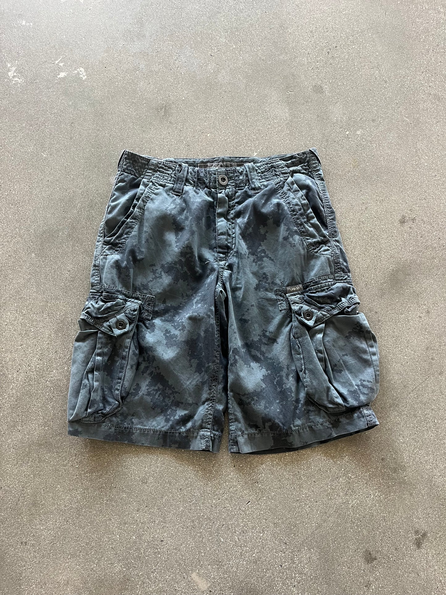2000’S DIGI-CAMO CARGO SHORTS - 32