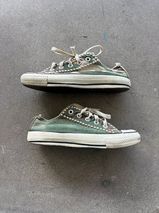 miUSA 90’S LOW TOP STUDDED CAMO CONVERSE - 3.5 US MENS
