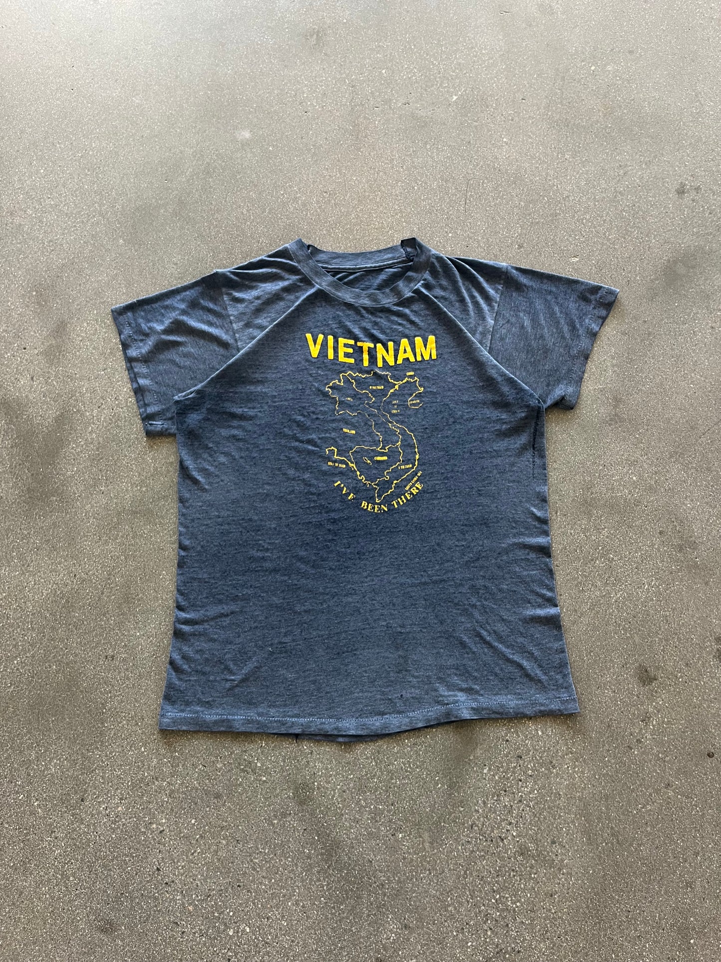 80’S FADED “VIETNAM” TEE - M