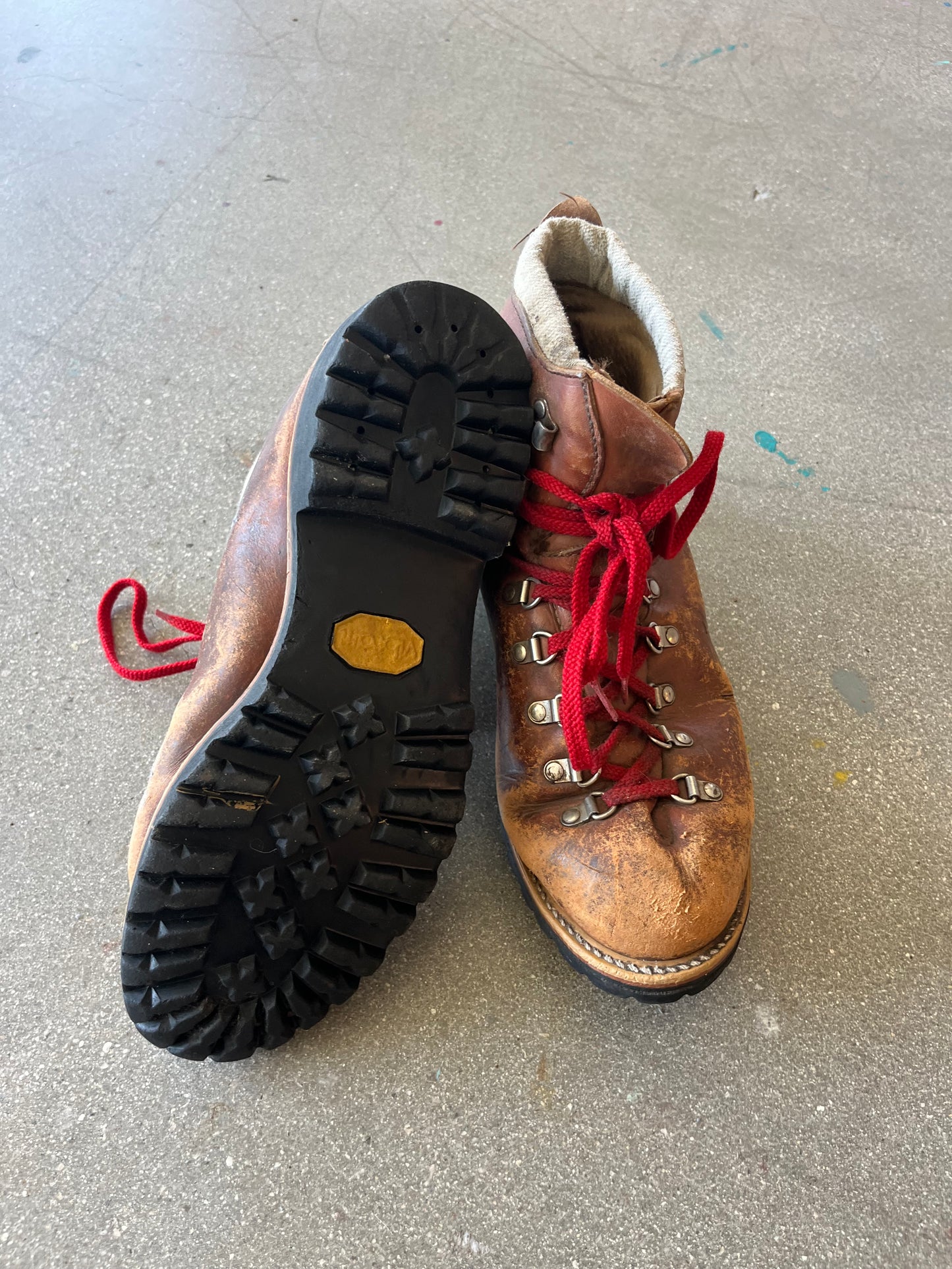 80’S DUNHAM LEATHER HIKING BOOTS - 10.5 US MEN