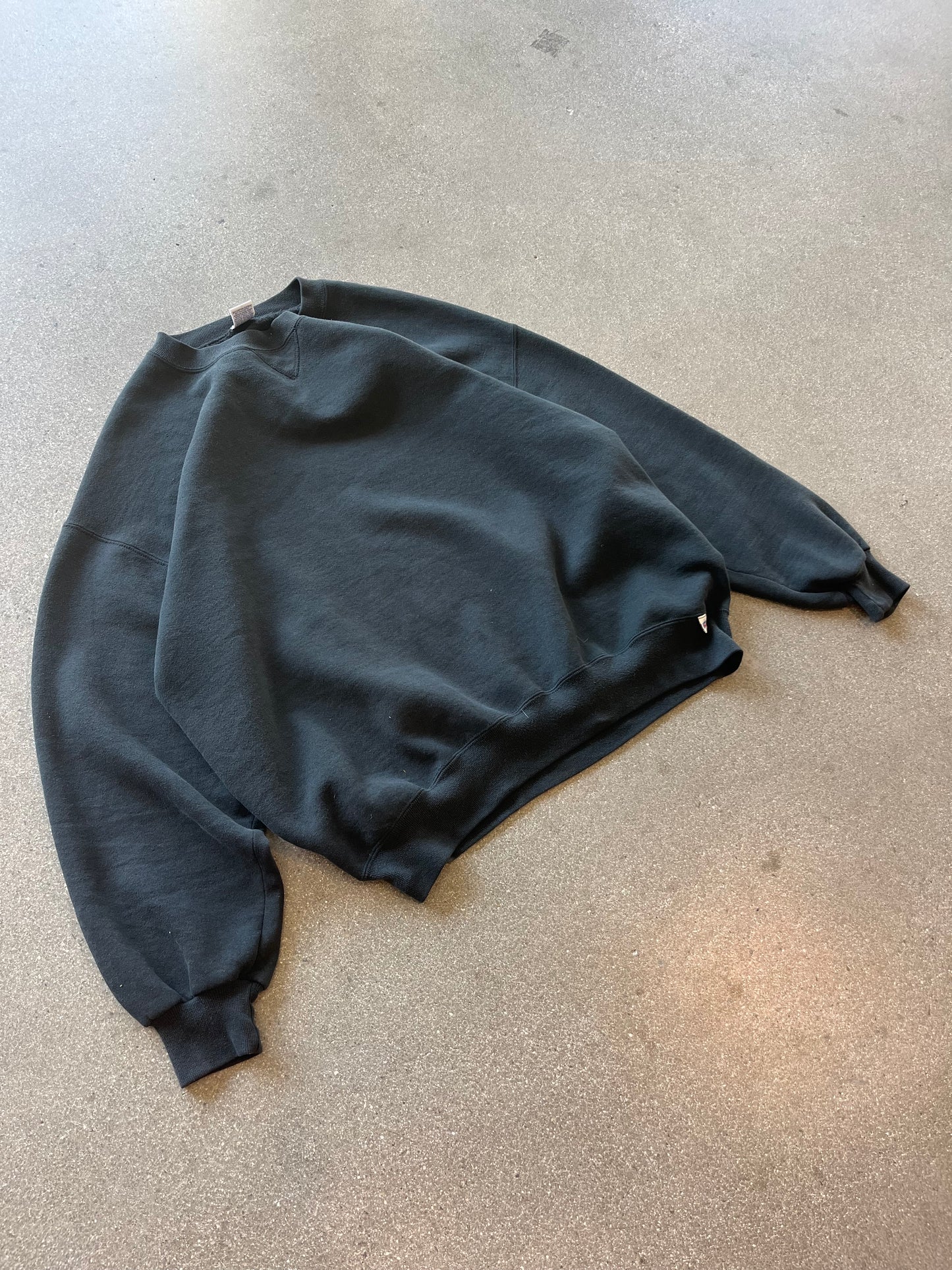 90’S BLACK RUSSELL ATHLETIC CREWNECK - BOXY XL/XXL