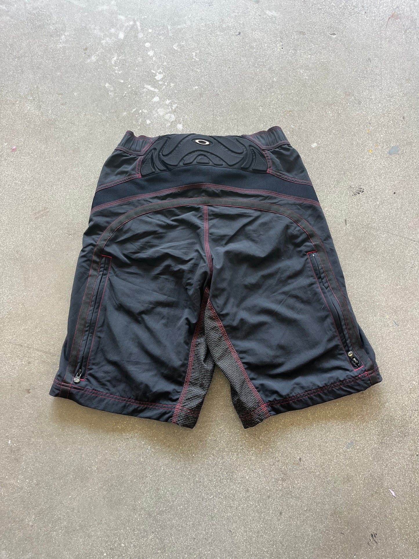 90’S BLACK OAKLEY TECHNICAL SHORTS - M