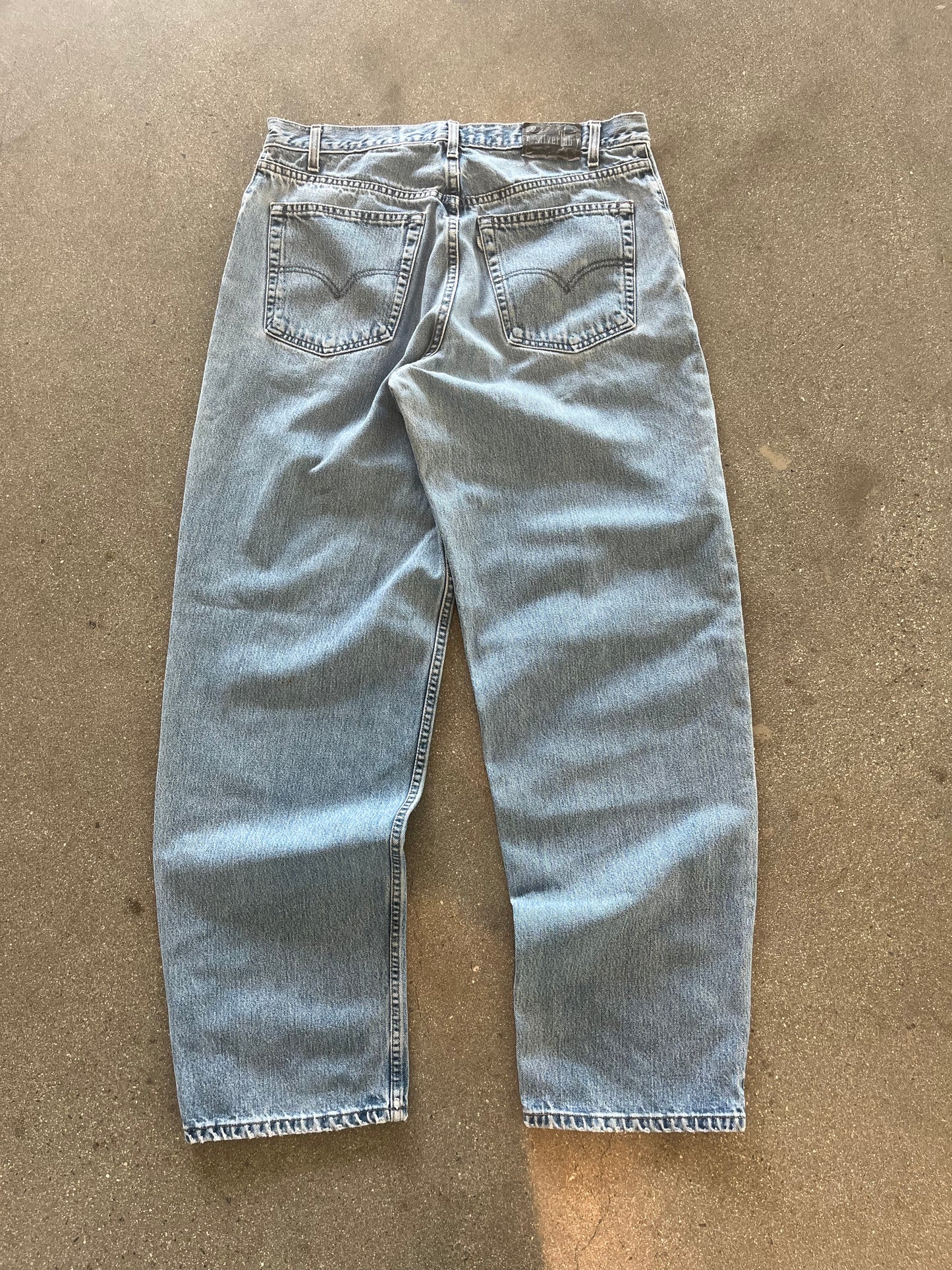 90’S BAGGY LEVI’S SILVERTABS - 36