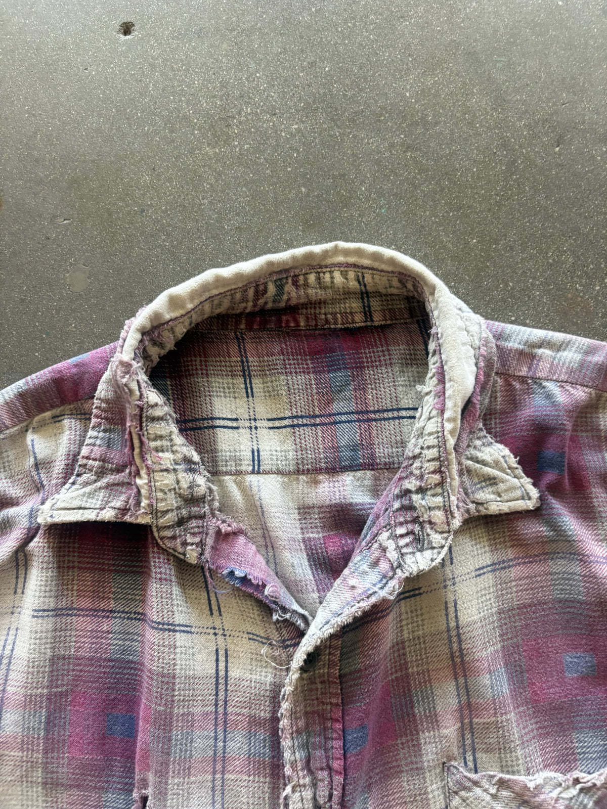 90’S OVERSIZED THRASHED LAVENDER PLAID COTTON FLANNEL - XL