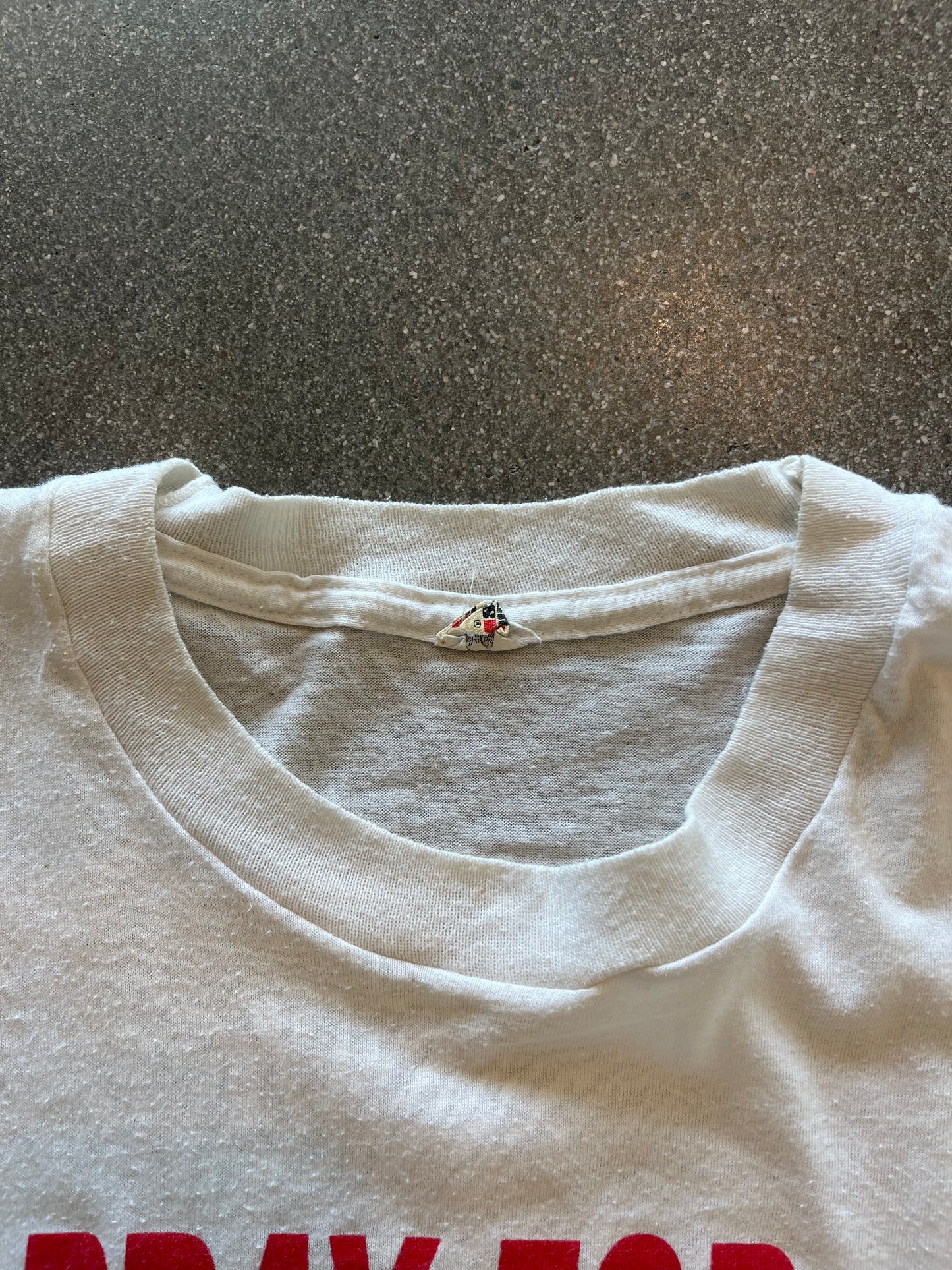 90’S “PRAY FOR ME MY WIFE IS ITALIAN” TEE - L