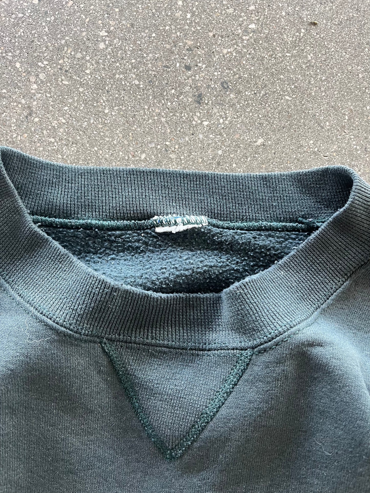 90’S FADED FOREST GREEN RUSSELL ATHLETIC CREWNECK - BOXY L