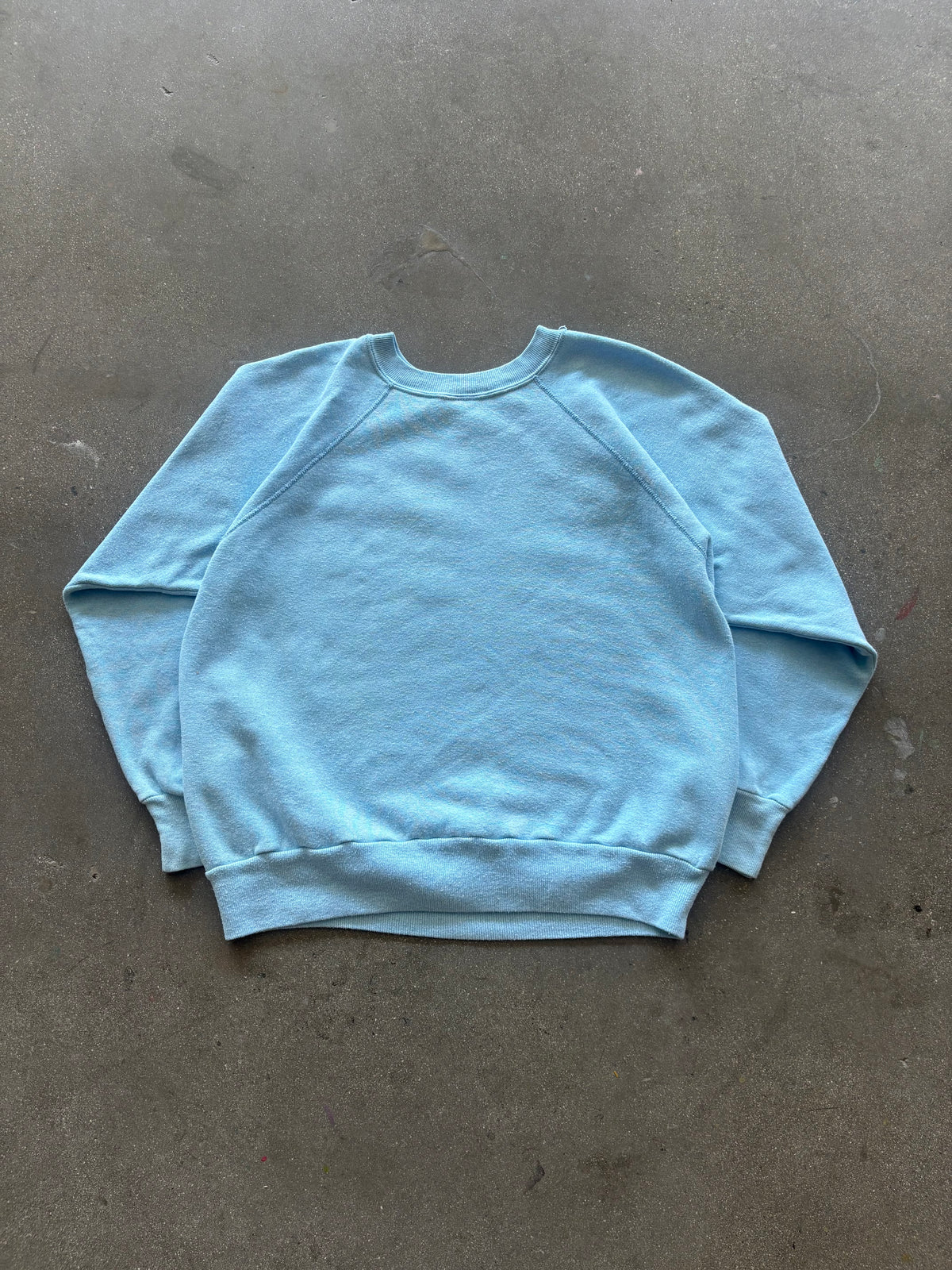 80’S BABY BLUE RAGLAN “UCLA” CREWNECK - M