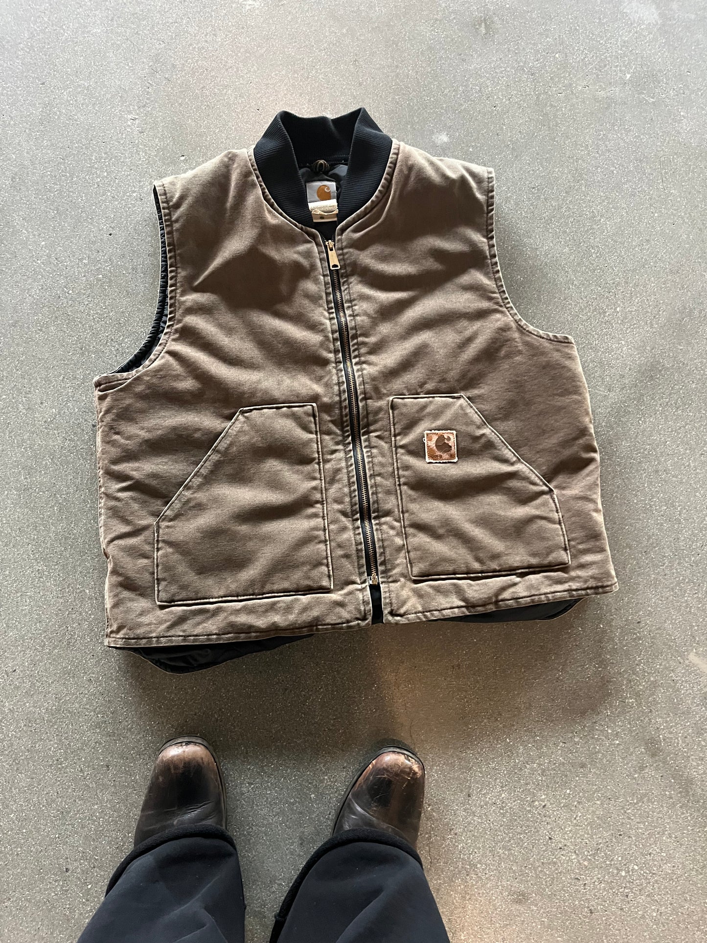 90’S CHOCOLATE BROWN CARHARTT VEST - BOXY L