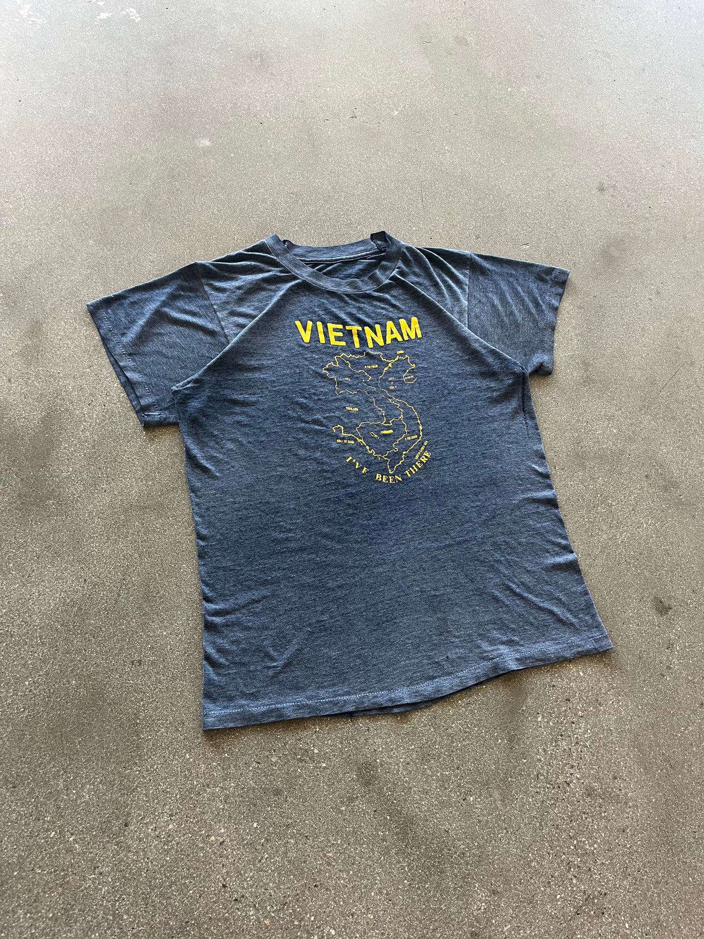 80’S FADED “VIETNAM” TEE - M