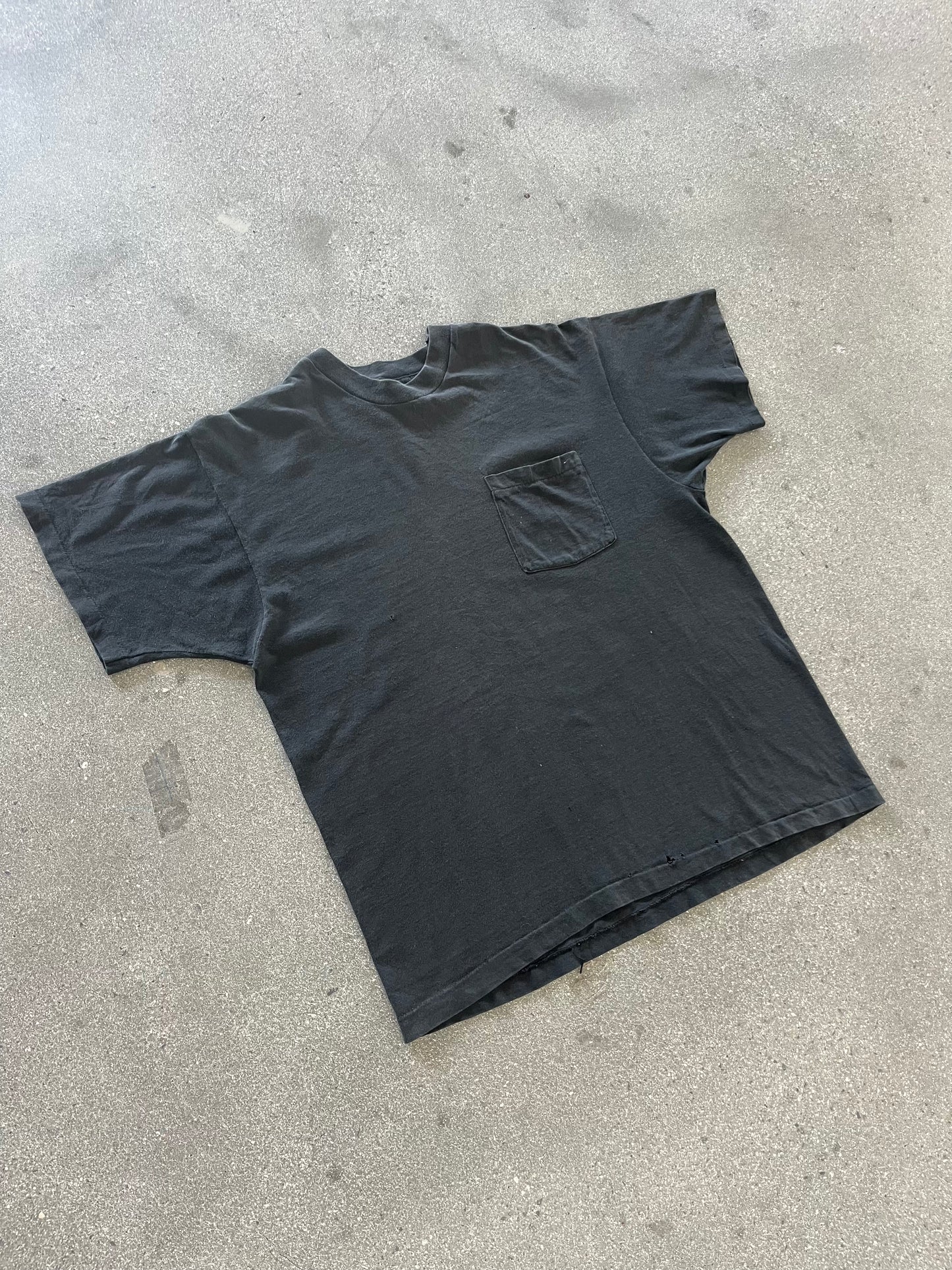 90’S BLACK BLANK POCKET TEE - BOXY L