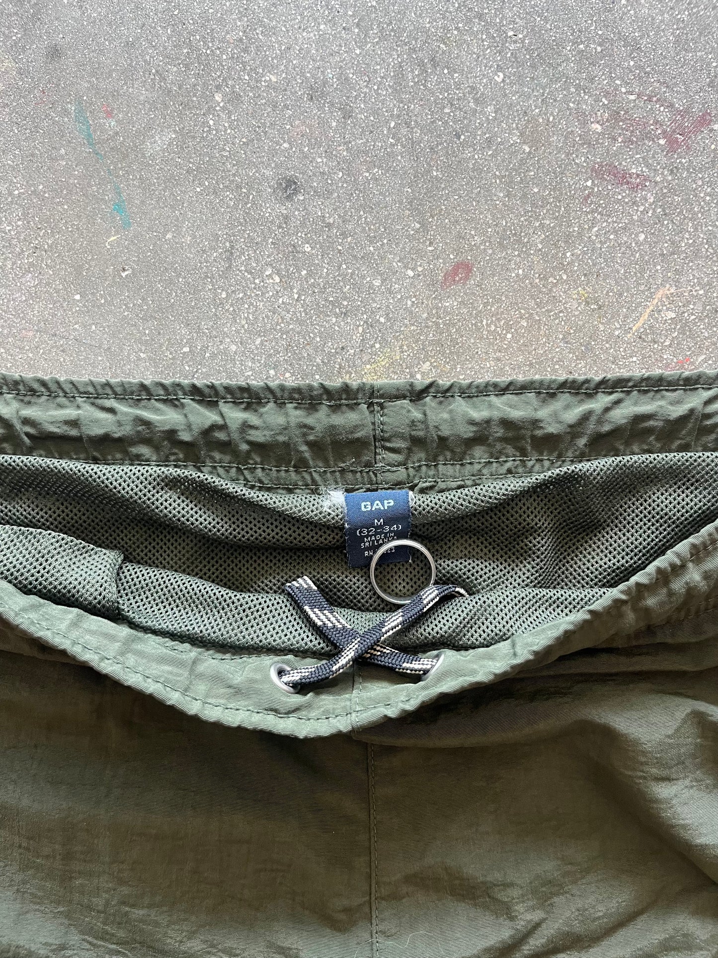2000’S FOREST GREEN GAP NYLON SHORTS - M