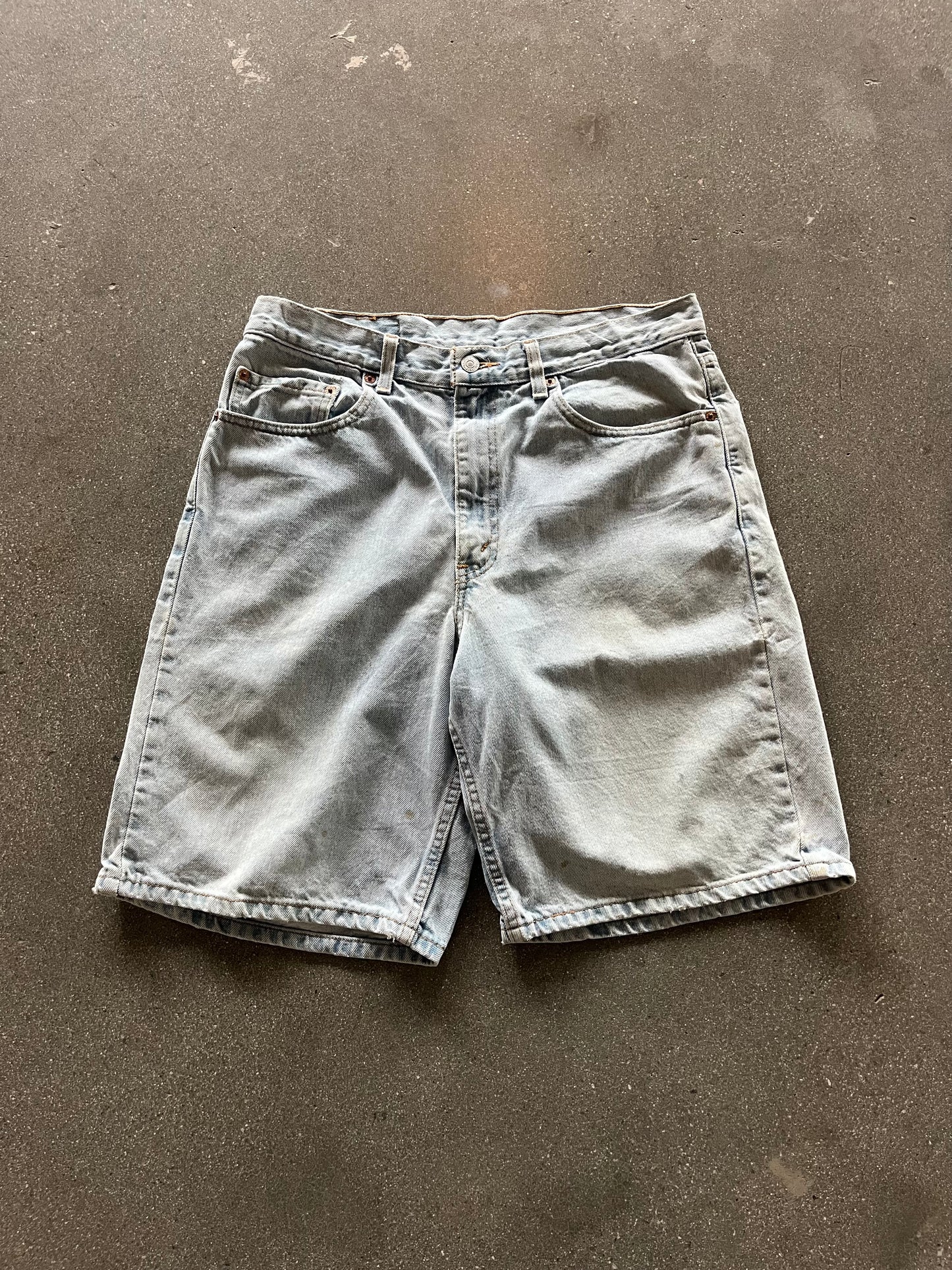 90’S LIGHT WASHED BAGGY 550 LEVI’S JORTS - 34