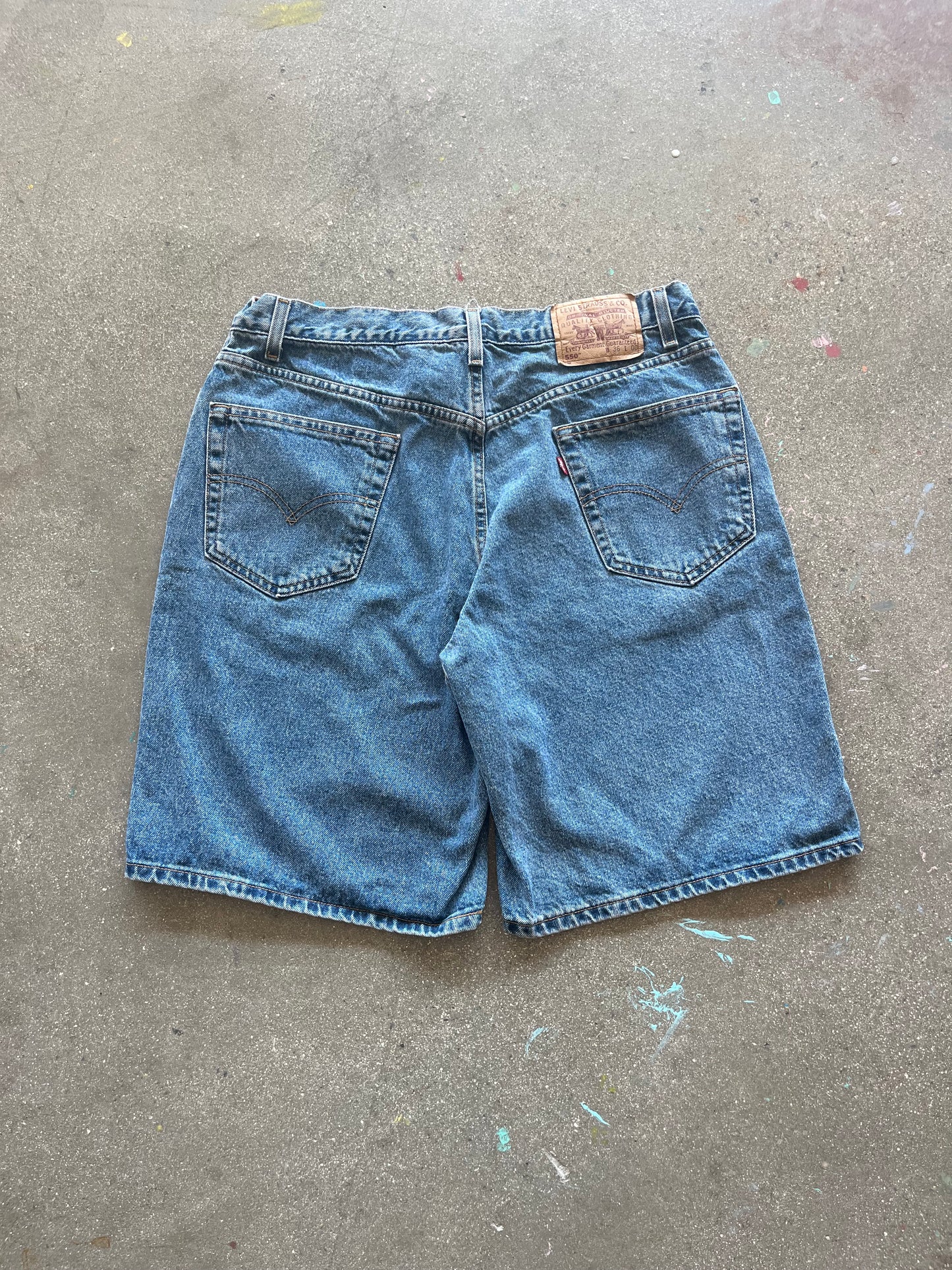 90’S LEVI’S BAGGY 550 JORTS - 34