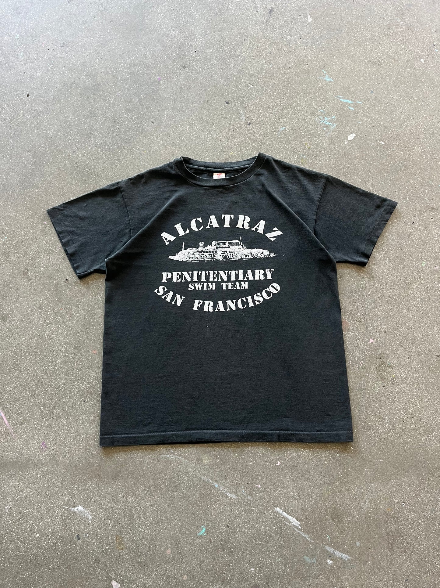 90’S LEVI’S “ALCATRAZ SWIM TEAM” TEE - BOXY S/M