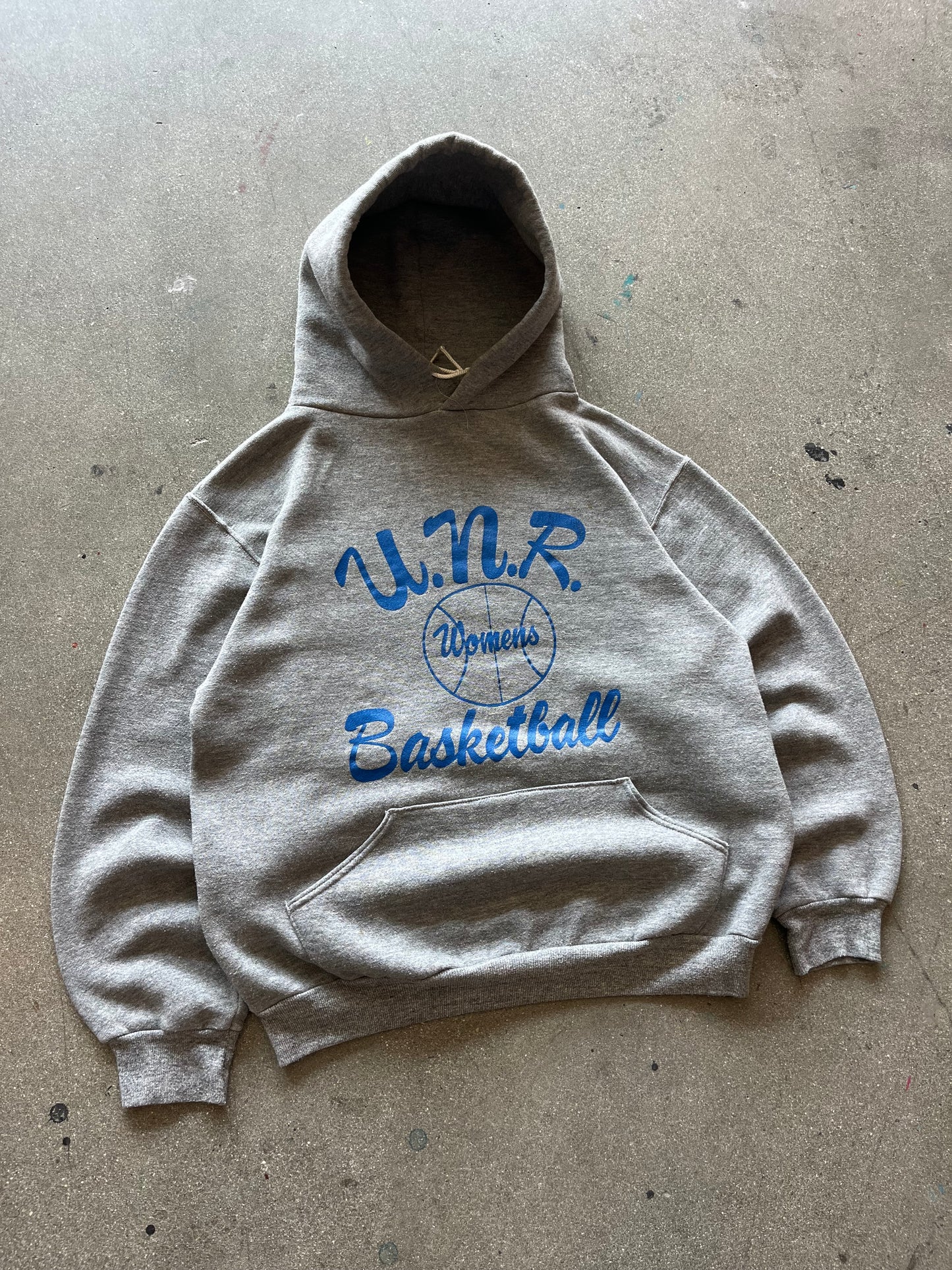 70’S HEATHER GRAY “UNR WOMENS BASKETBALL” RUSSELL HOODIE - BOXY M