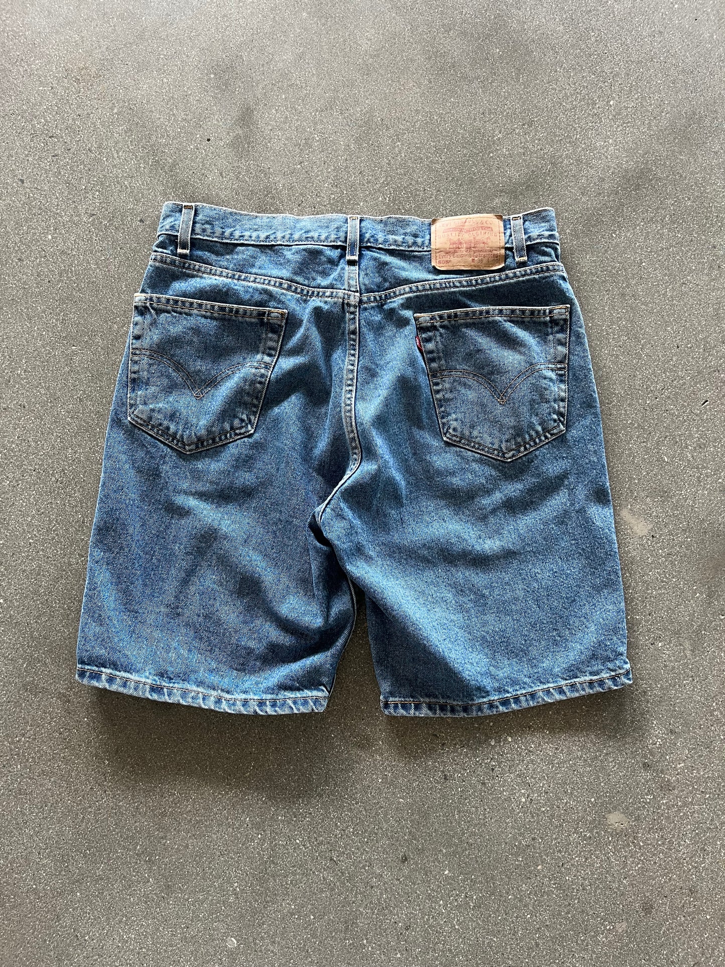 90’S LEVI’S 505 JORTS - 36