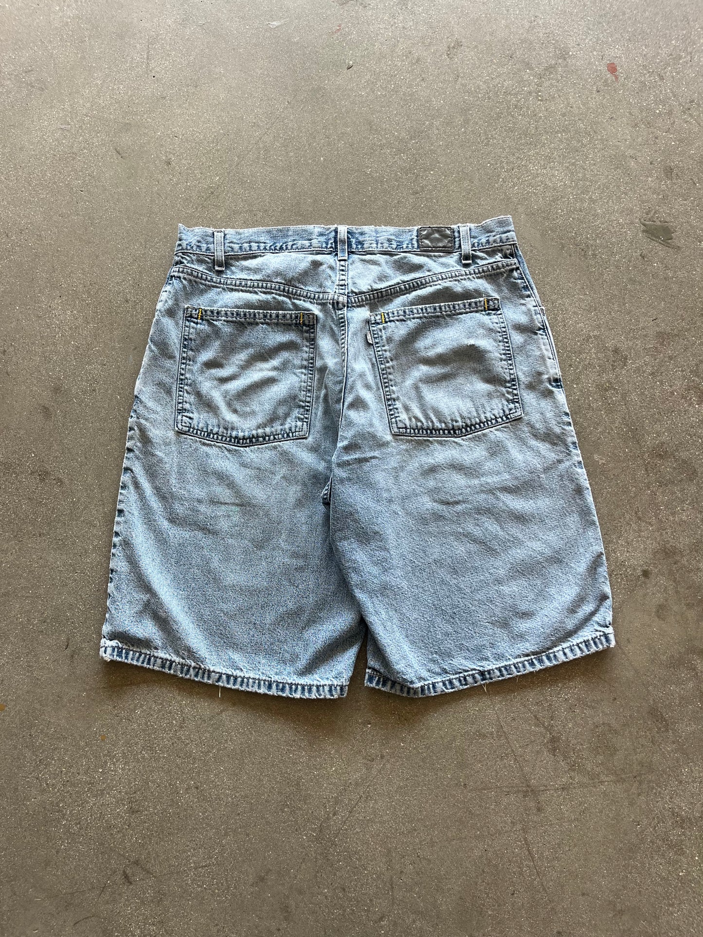 90’S LIGHTWASHED LEVI’S SILVERTAB JORTS - 36
