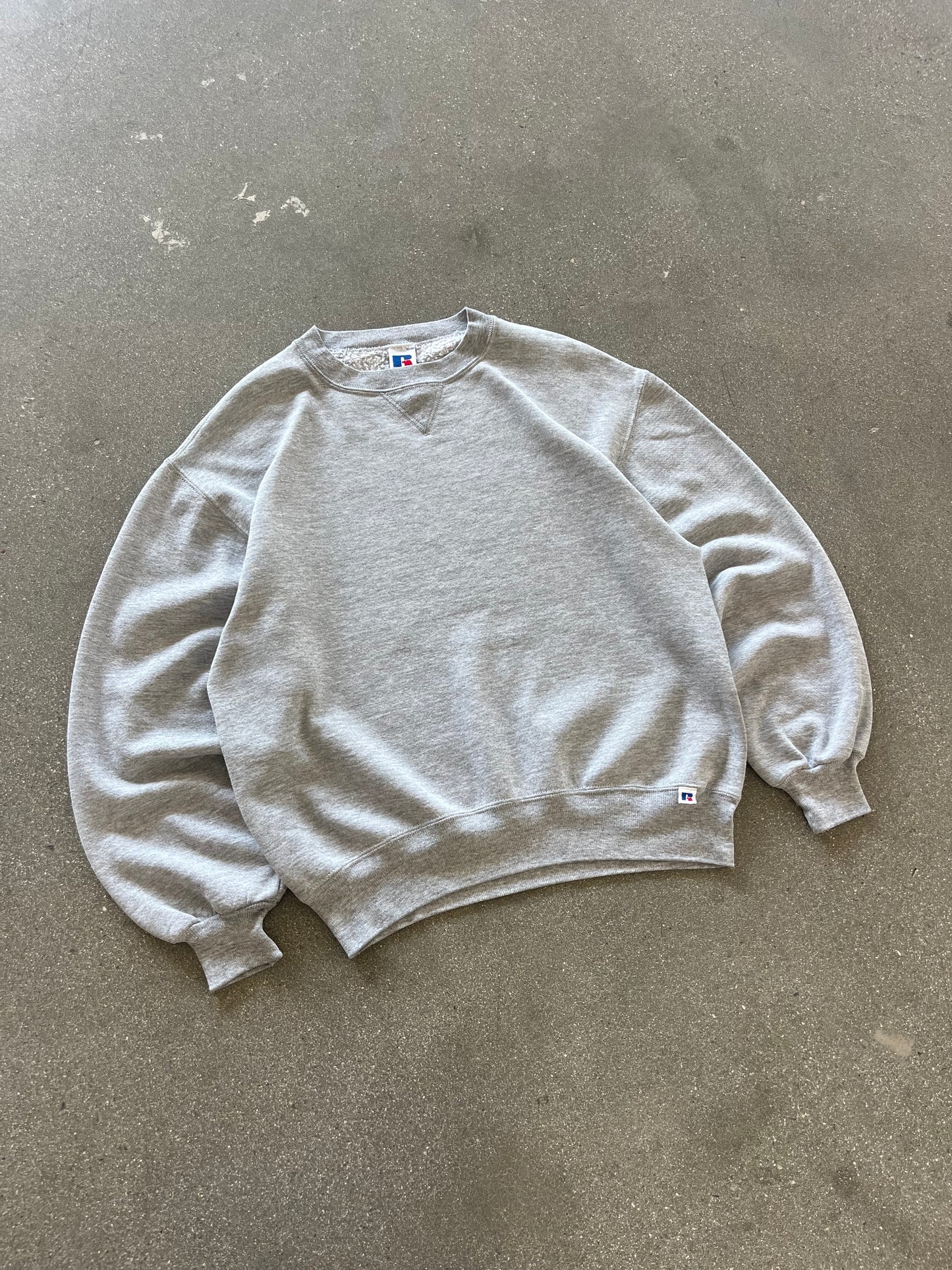 90’S HEATHER GRAY RUSSELL ATHLETIC CREWNECK - BOXY M