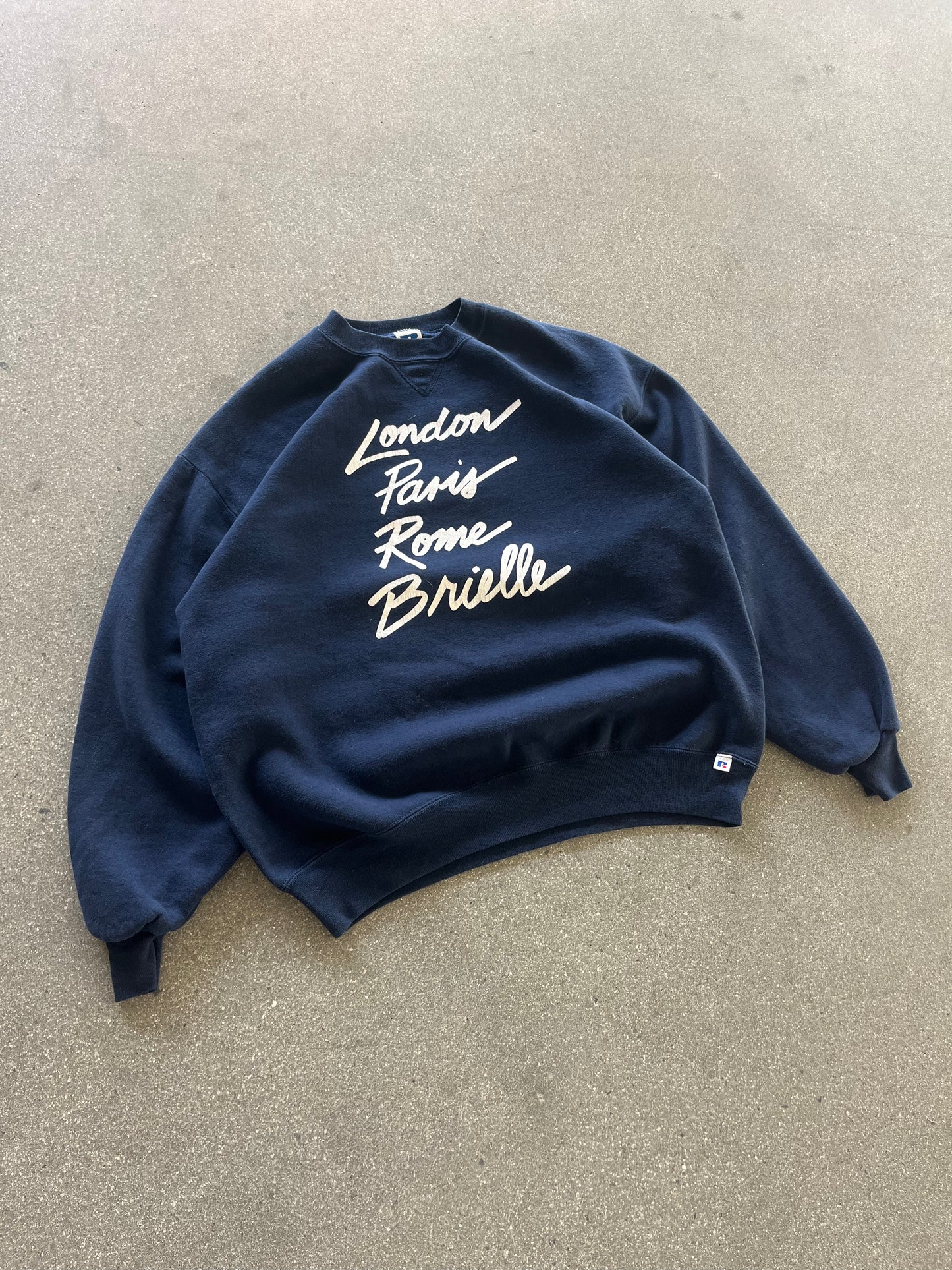 90’S RUSSELL ATHLETIC “LONDON PARIS ROME BRIELLE” CREWNECK - BOXY L