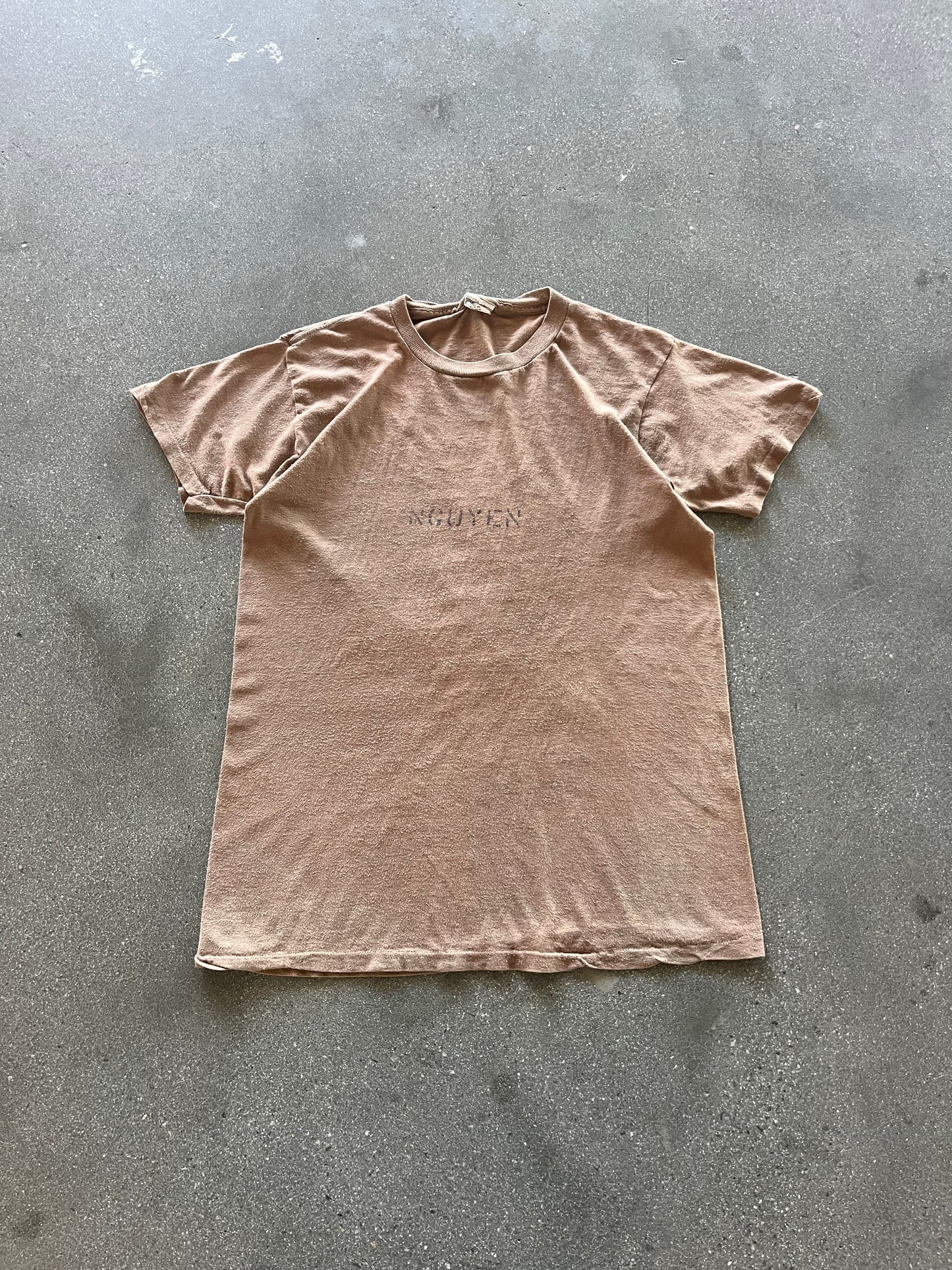 80’S BROWN ARMY “NGUYEN” TEE - M
