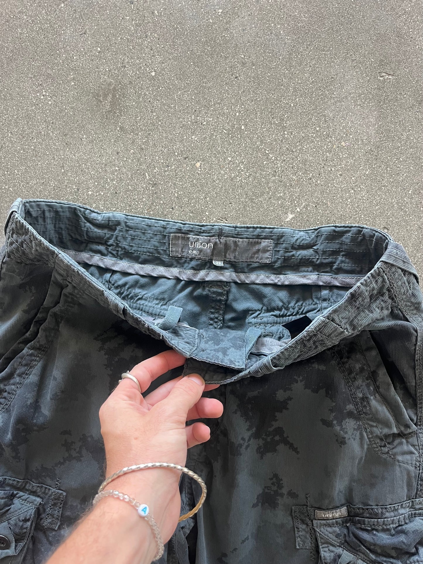 2000’S DIGI-CAMO CARGO SHORTS - 32