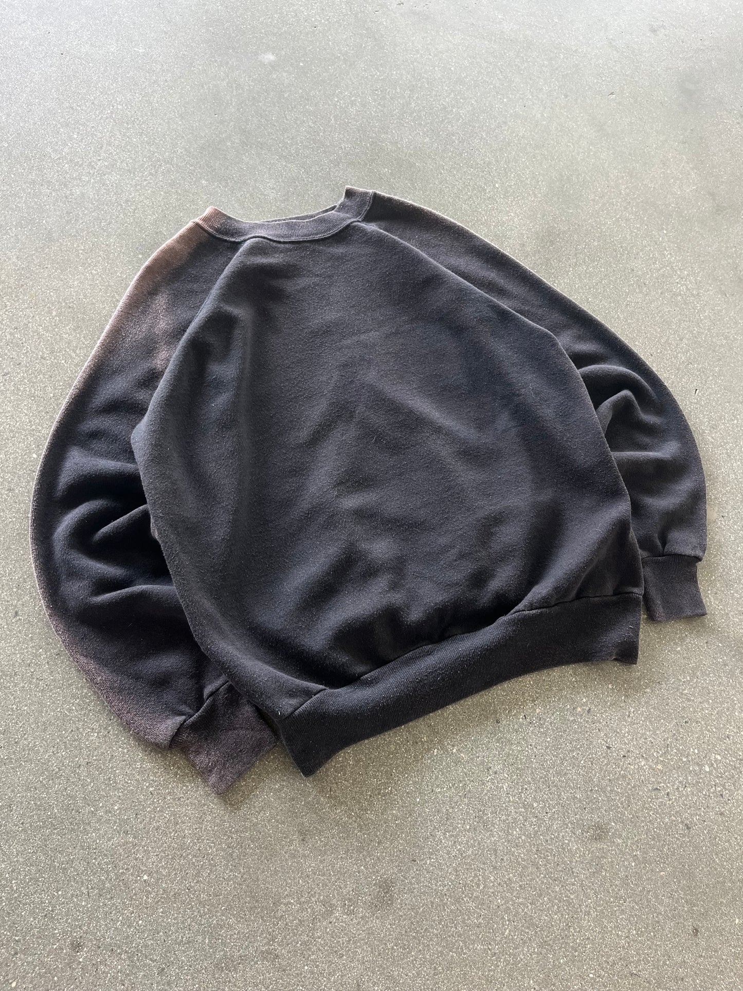90’S SUNFADED BLACK RAGLAN CREWNECK - BOXY M