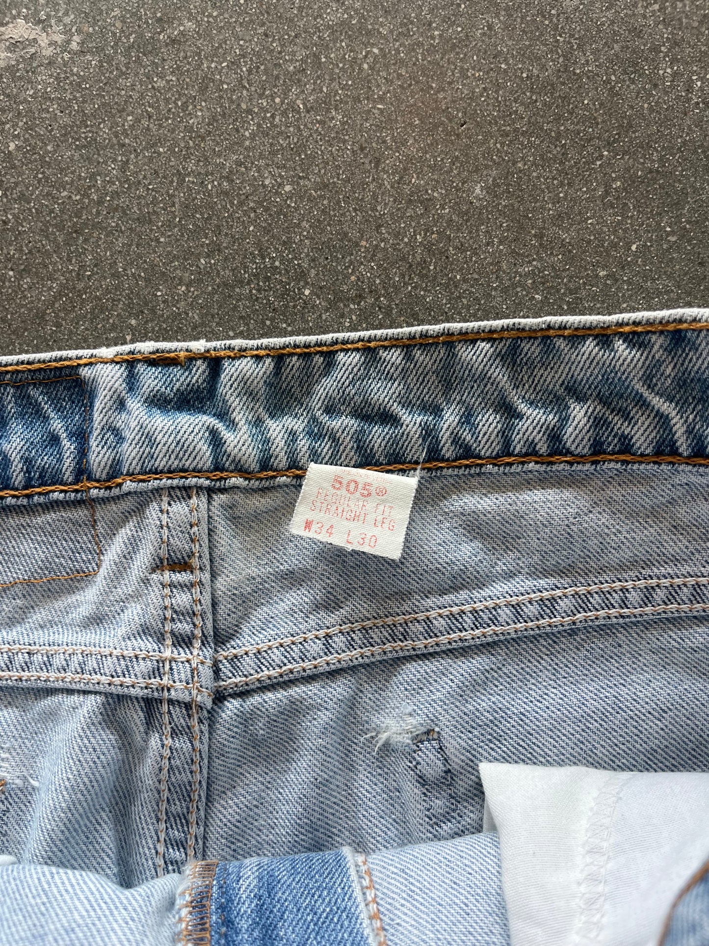 90’S ORANGE TAB LIGHT WASHED 505 LEVI’S - 34