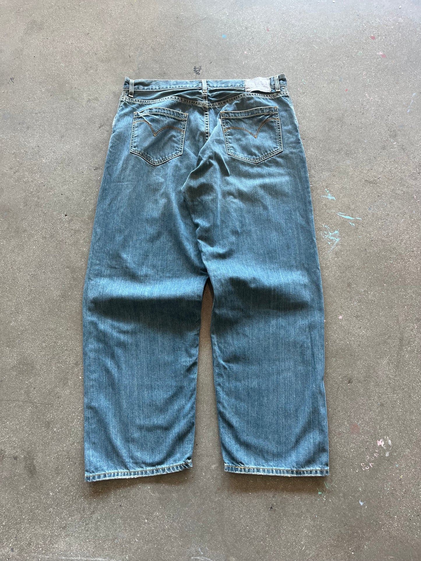 2000’S BAGGY LEVI’S SILVERTABS - 36