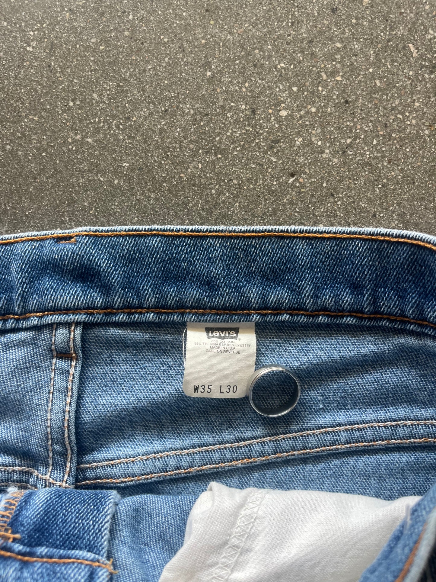 90’S LIGHT WASH BOOTCUT ORANGE TAB LEVI’S 517 - 34