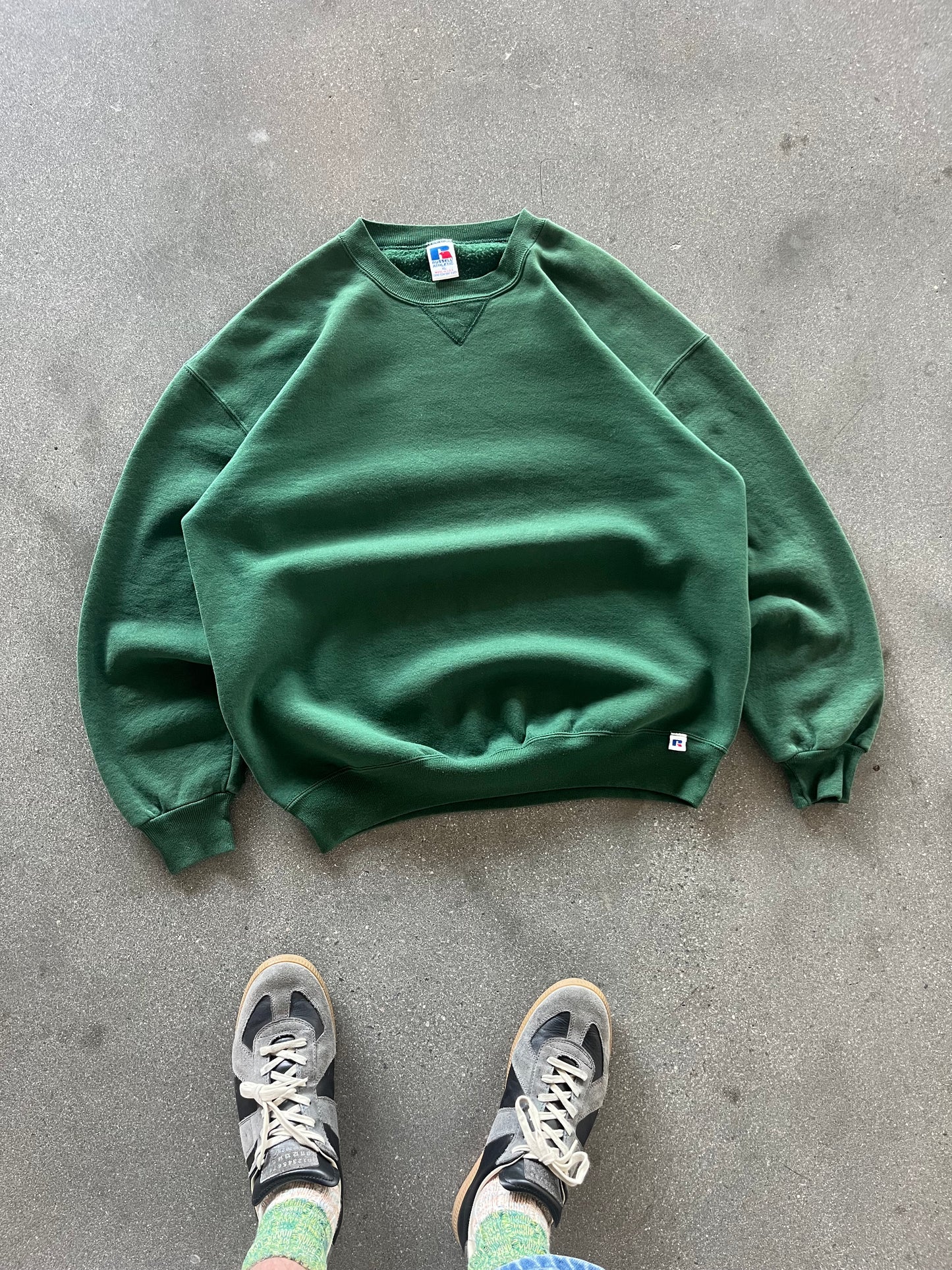 90’s FOREST GREEN RUSSELL CREWNECK - BOXY L/XL