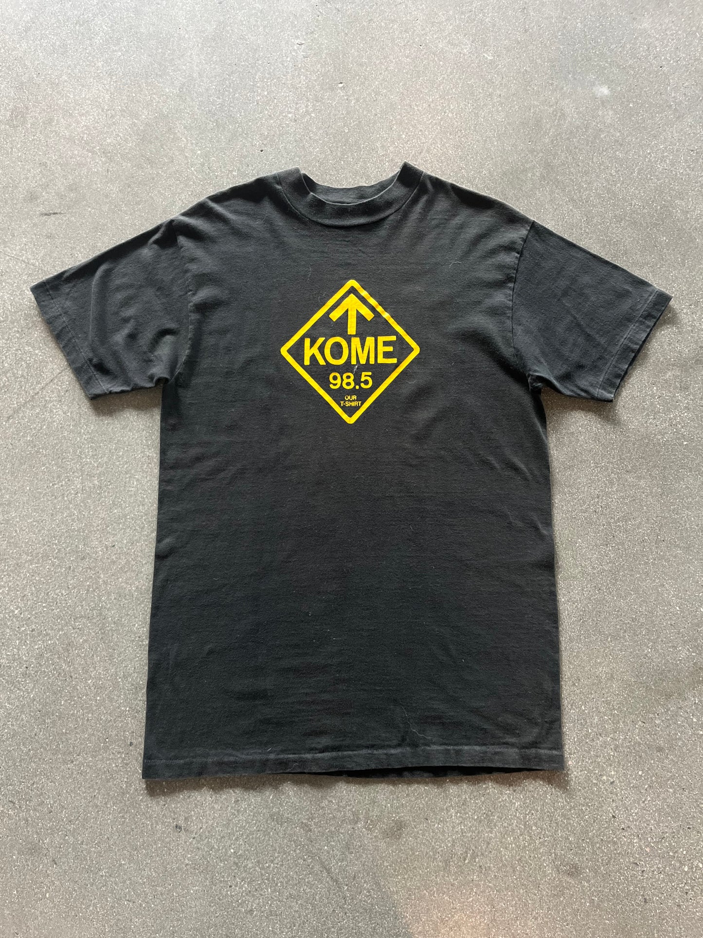 90’S STICK IT IN YOUR EAR “KOME” TEE - L