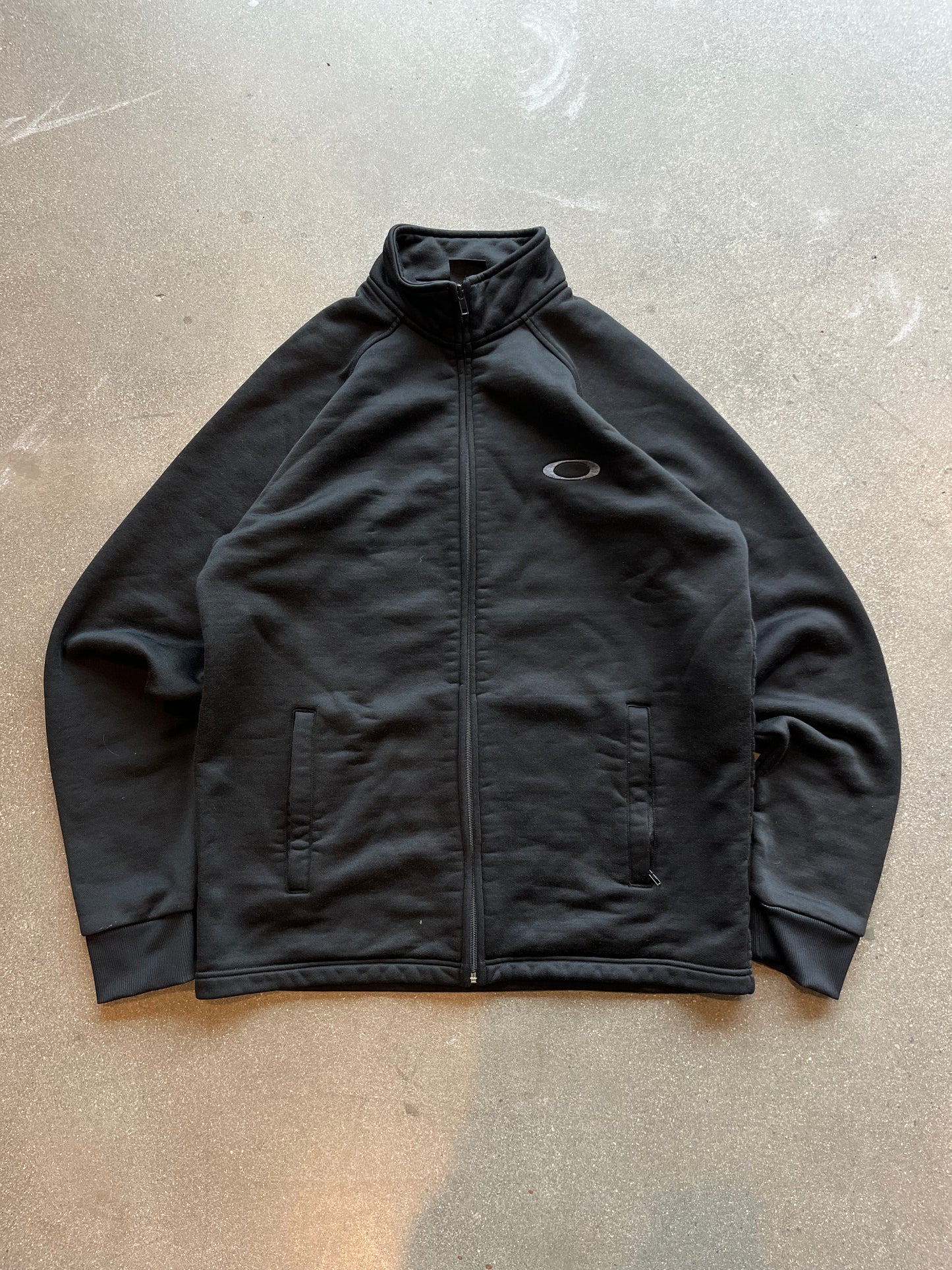2000’S JET BLACK OAKLEY ZIP UP - L