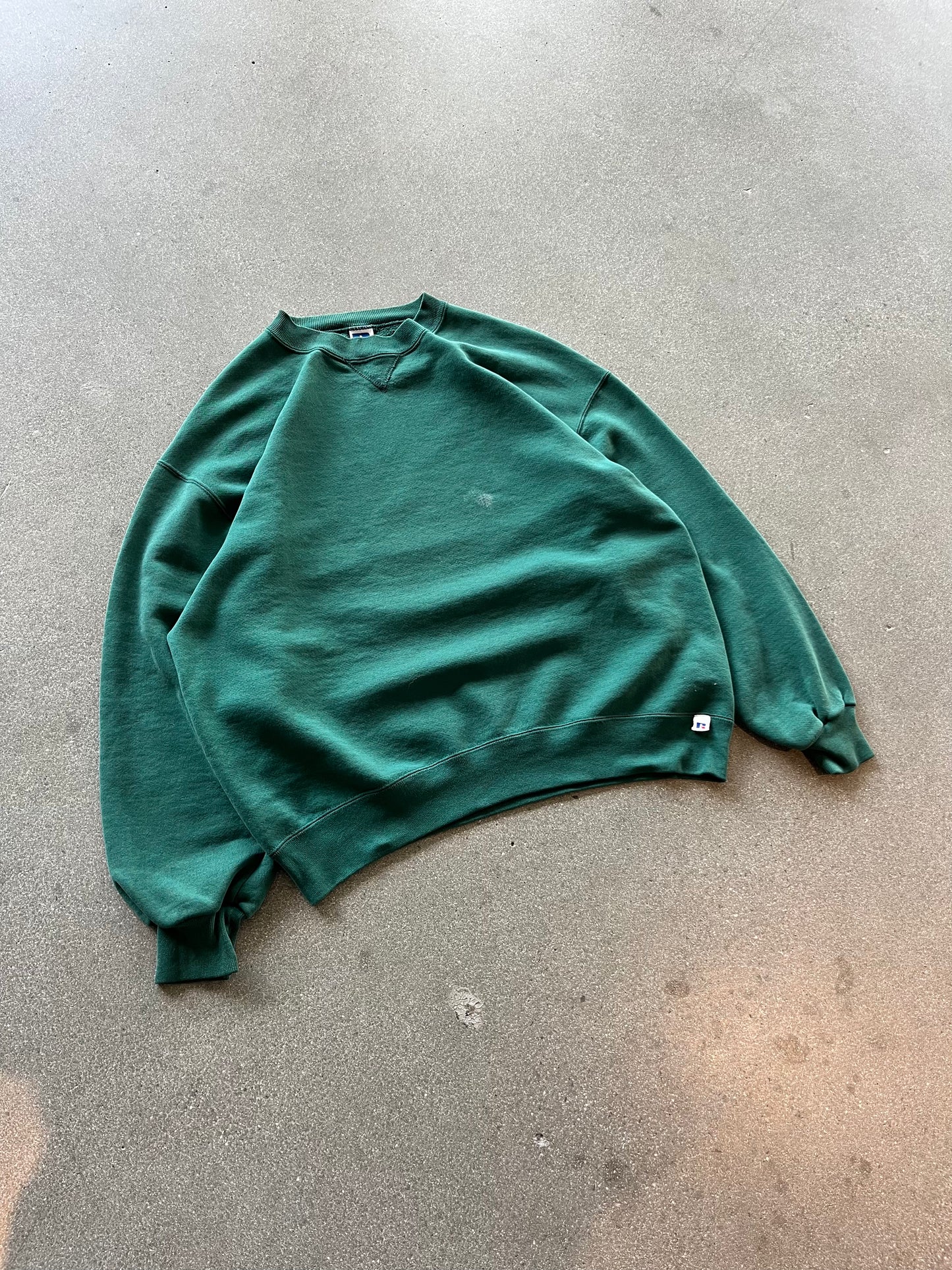 90’S GREEN RUSSELL ATHLETIC CREWNECK - BOXY L/XL