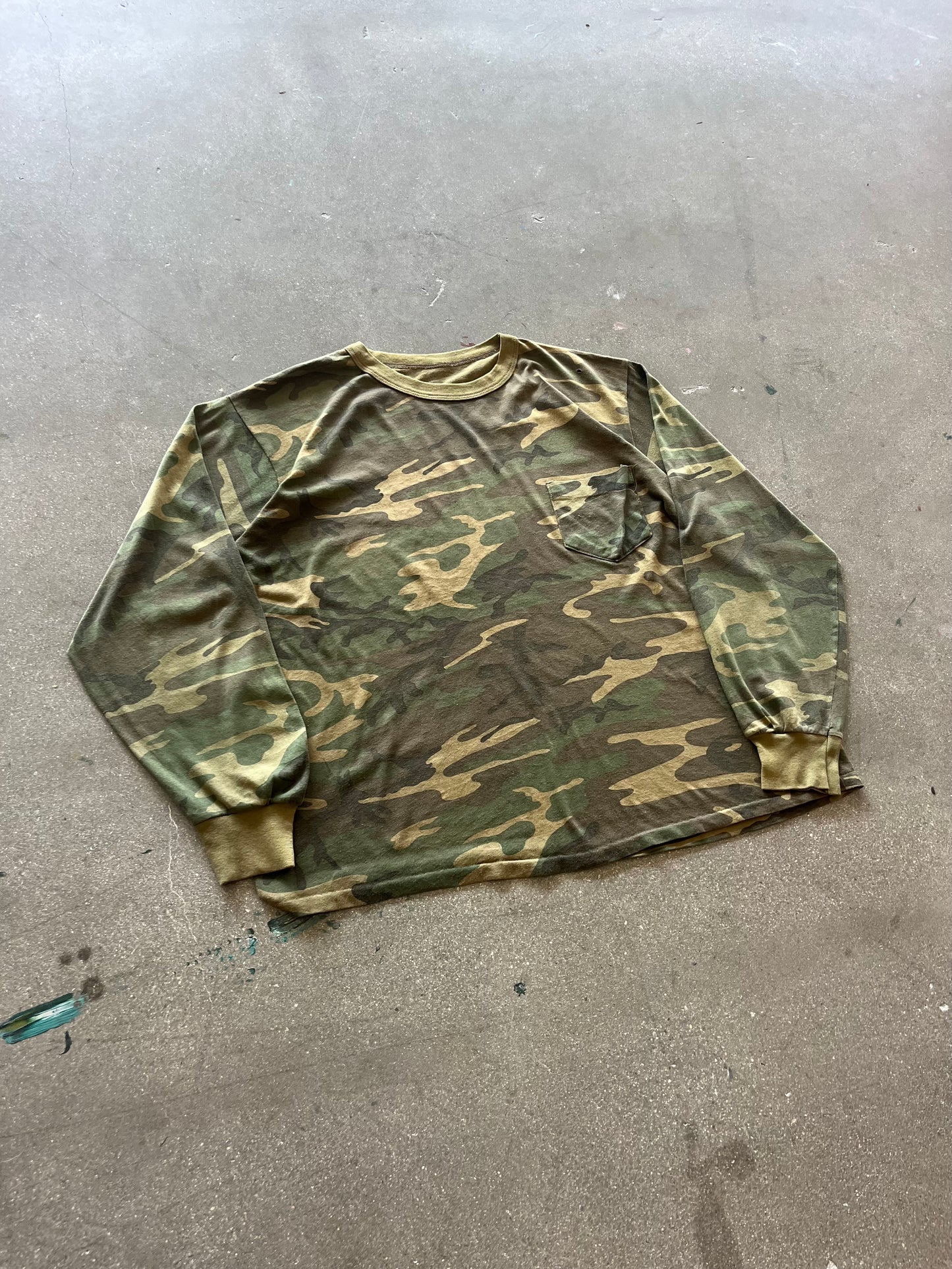 90’S ARMY CAMO POCKET LONGSLEEVE - BOXY L