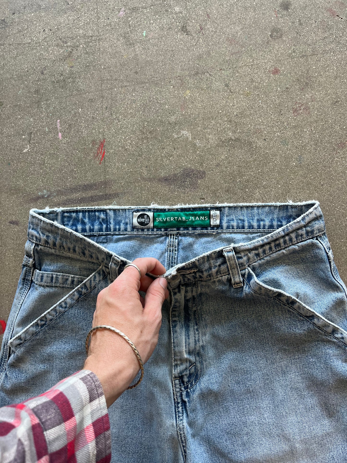 90’S LIGHTWASH SILVERTAB JORTS - 32