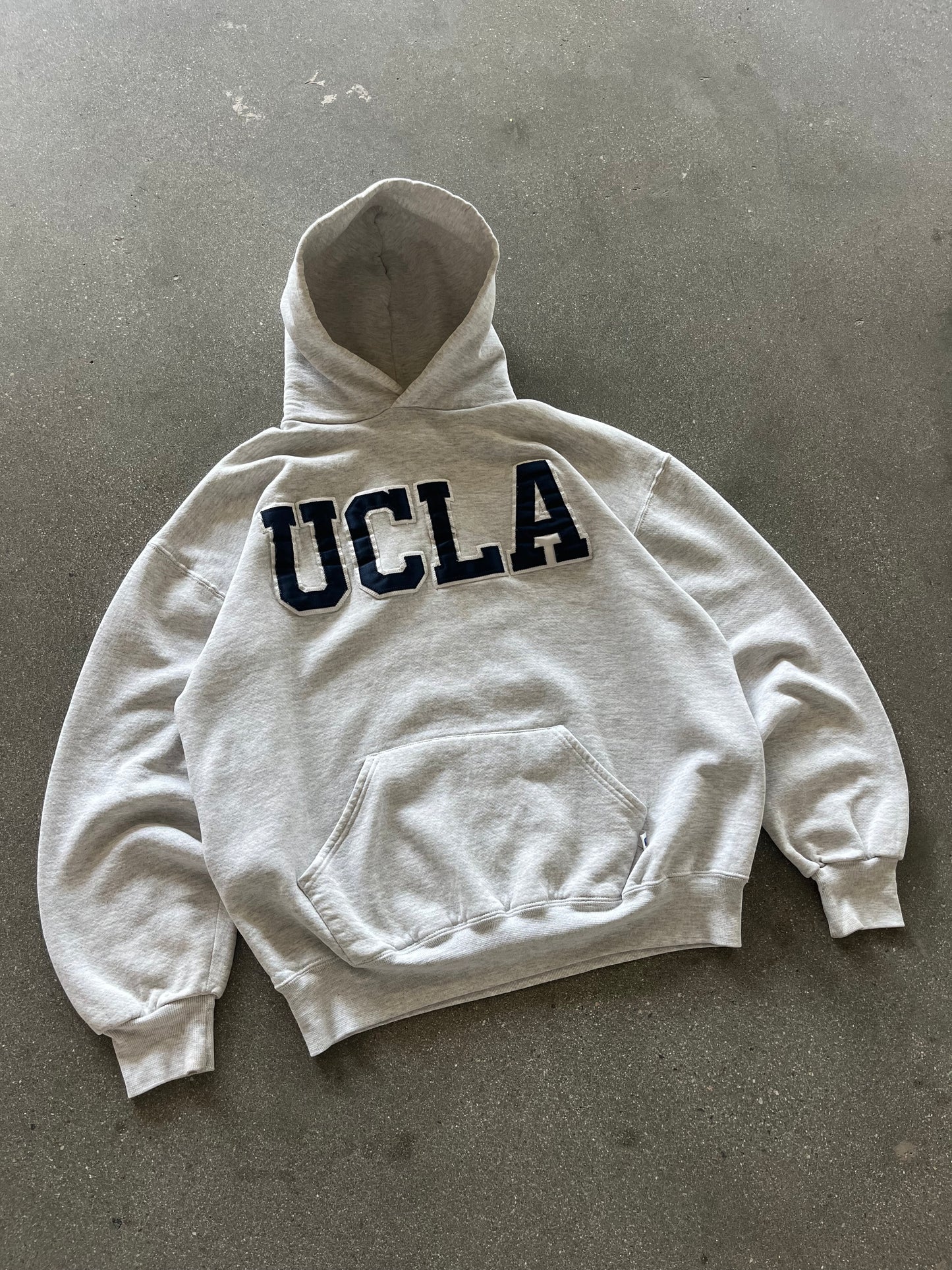 90’S HEATHER GRAY “UCLA” RUSSELL ATHLETIC HOODIE - BOXY L/XL