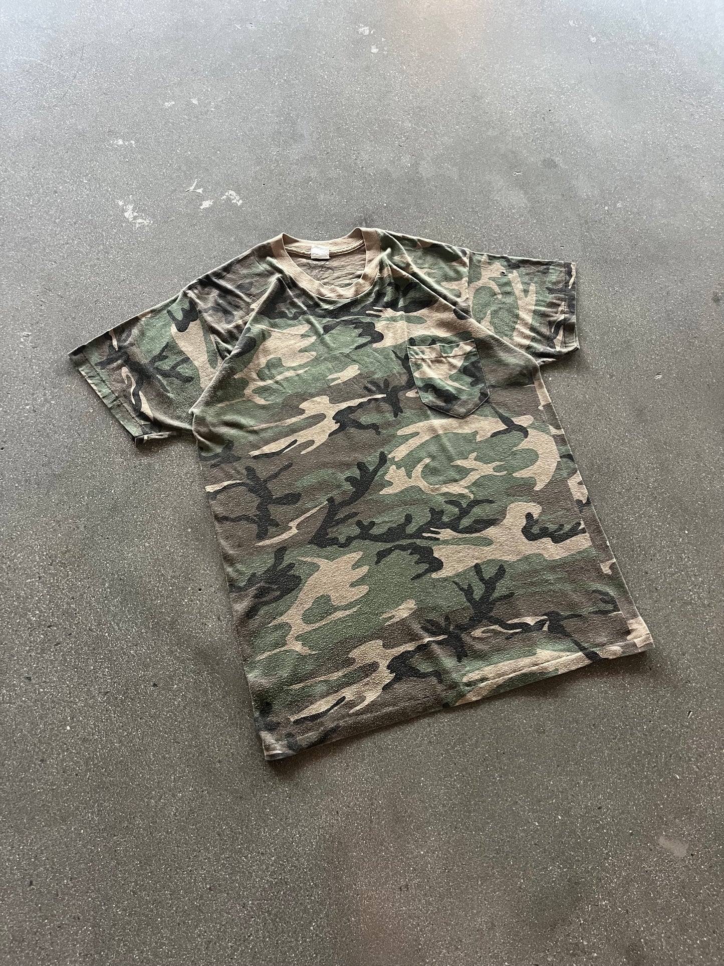 90’S ARMY CAMO SELVEDGE POCKET TEE - L