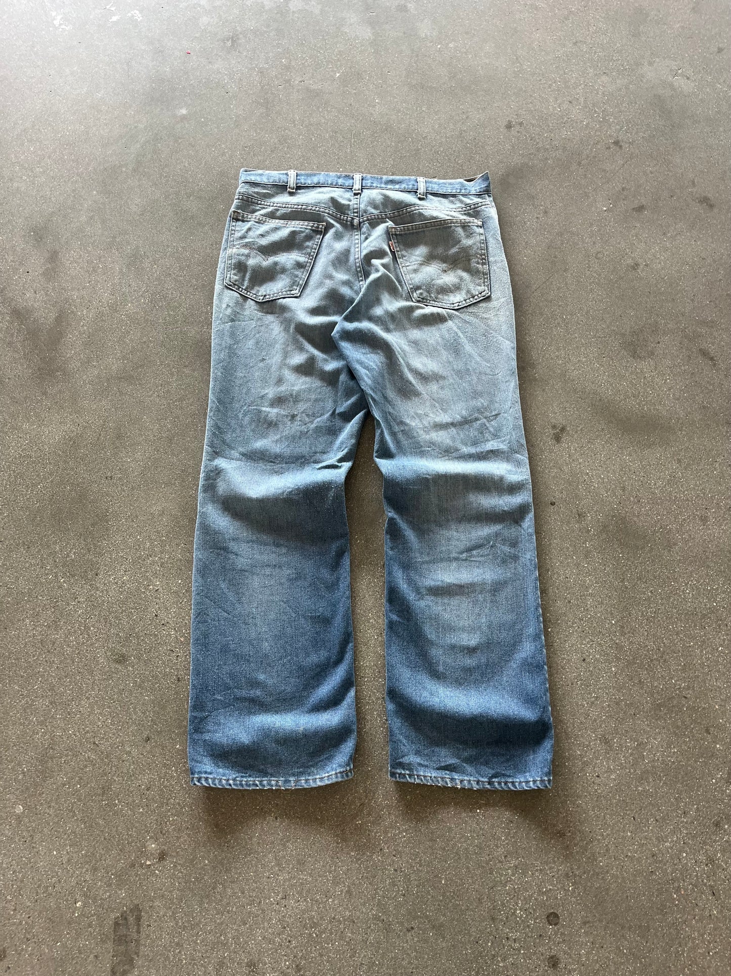 70’S LIGHT WASH ORANGE TAB BOOTCUT LEVI’S - 36