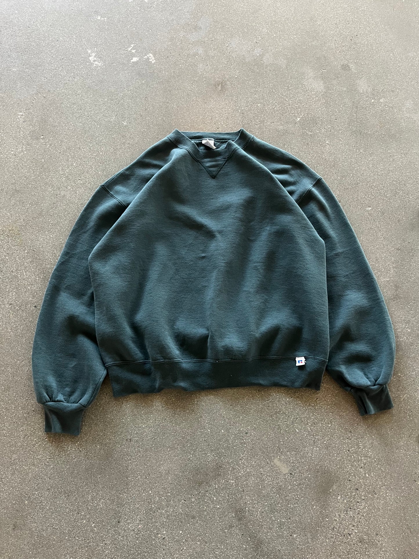 90’S FADED FOREST GREEN RUSSELL CREWNECK - BOXY L