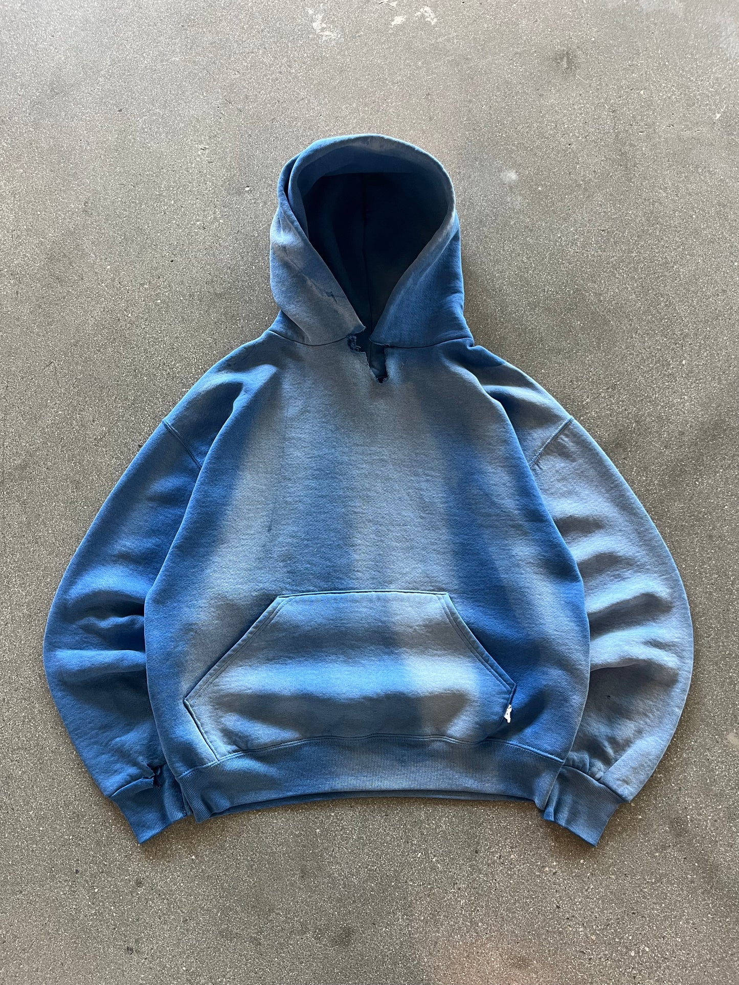 90’S SUNFADED BLUE RUSSELL ATHLETIC HOODIE - BOXY M
