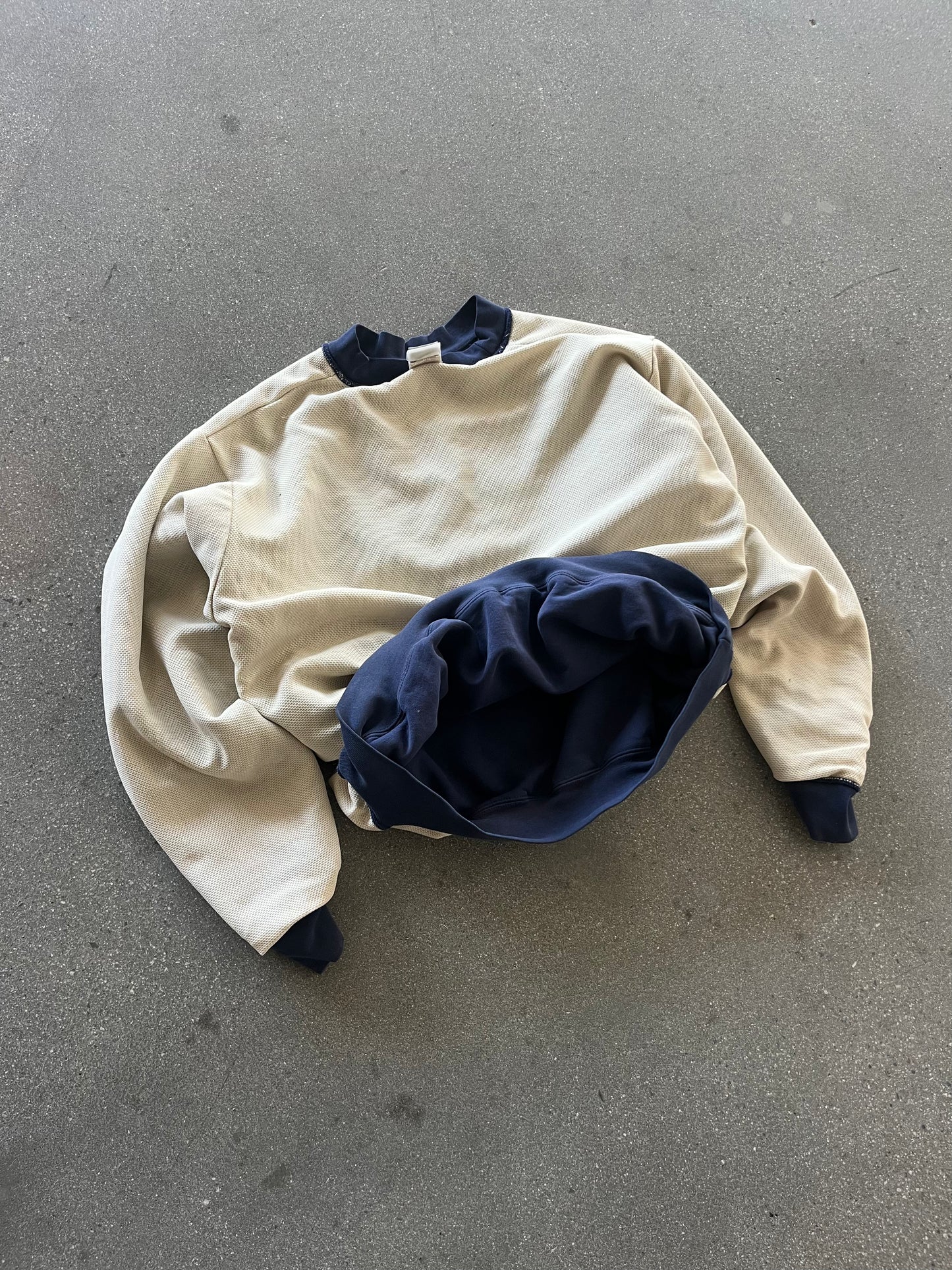 90’S SUNFADED NAVY THERMAL LINED CARHARTT CREWNECK - BOXY L