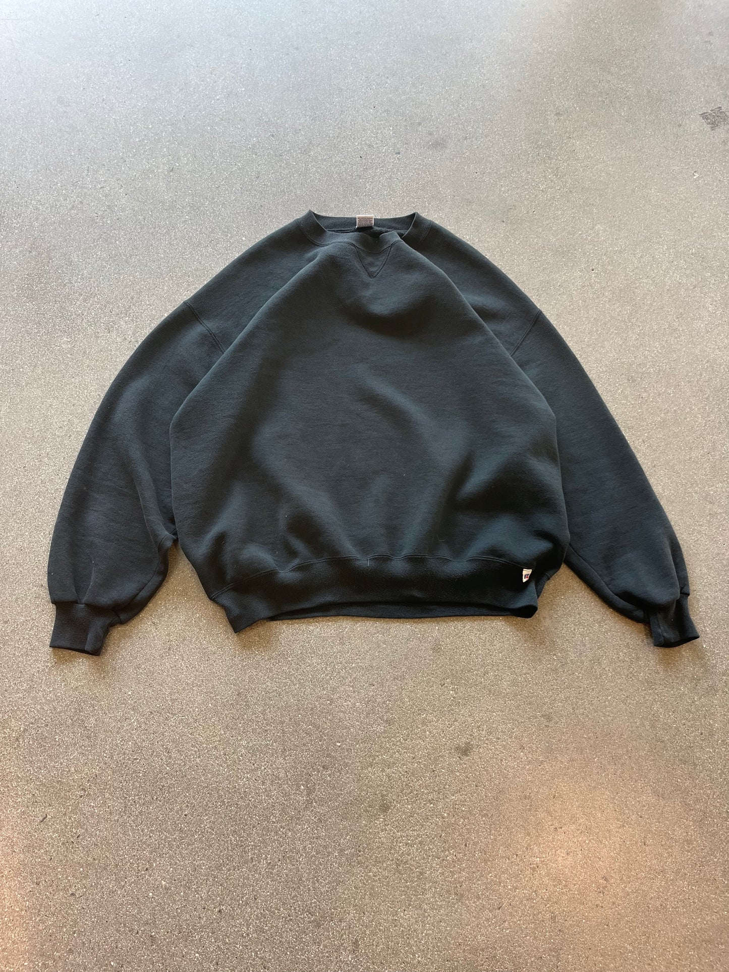 90’S BLACK RUSSELL ATHLETIC CREWNECK - BOXY XL/XXL
